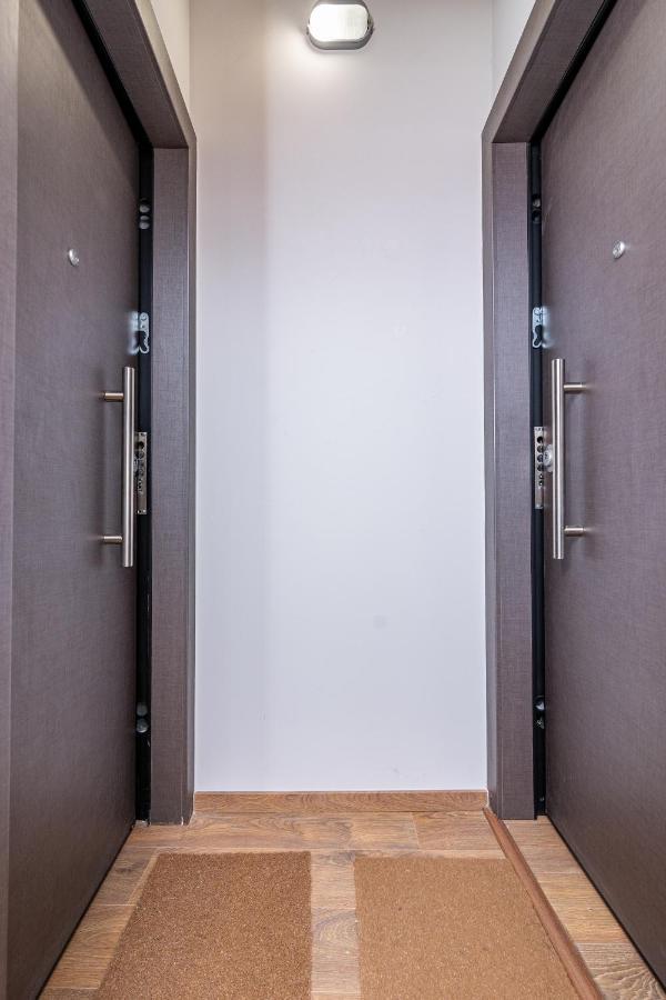 Luxury Downtown α2 Apartment