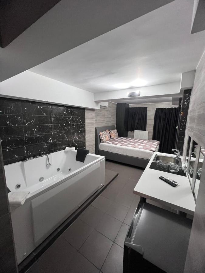 Jacuzzi 2 Apartment *