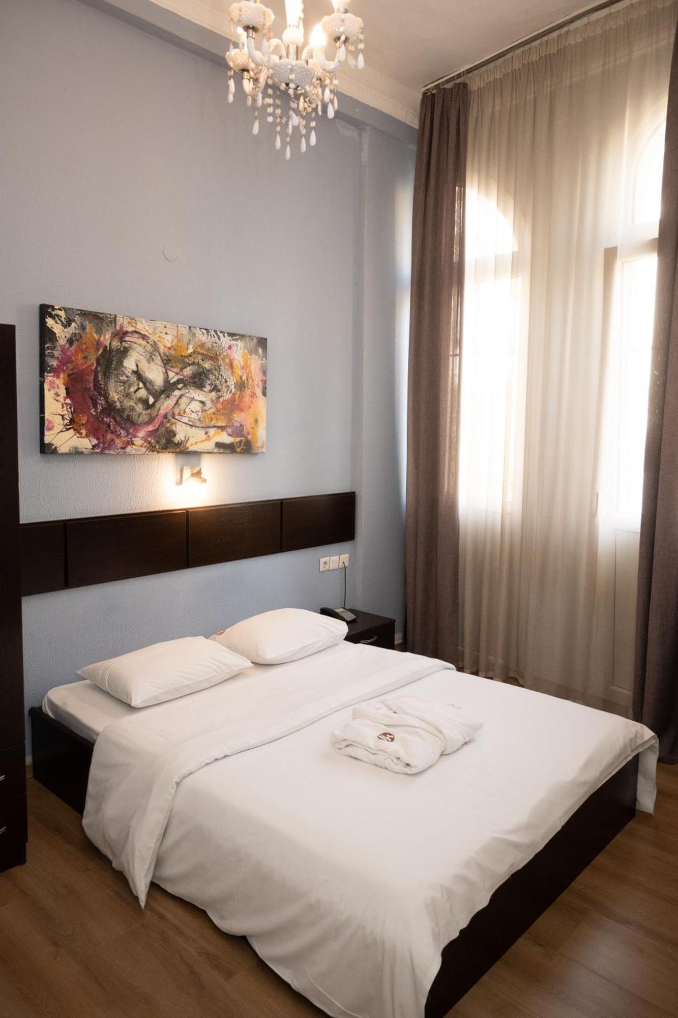 Ilisia Hotel 2*