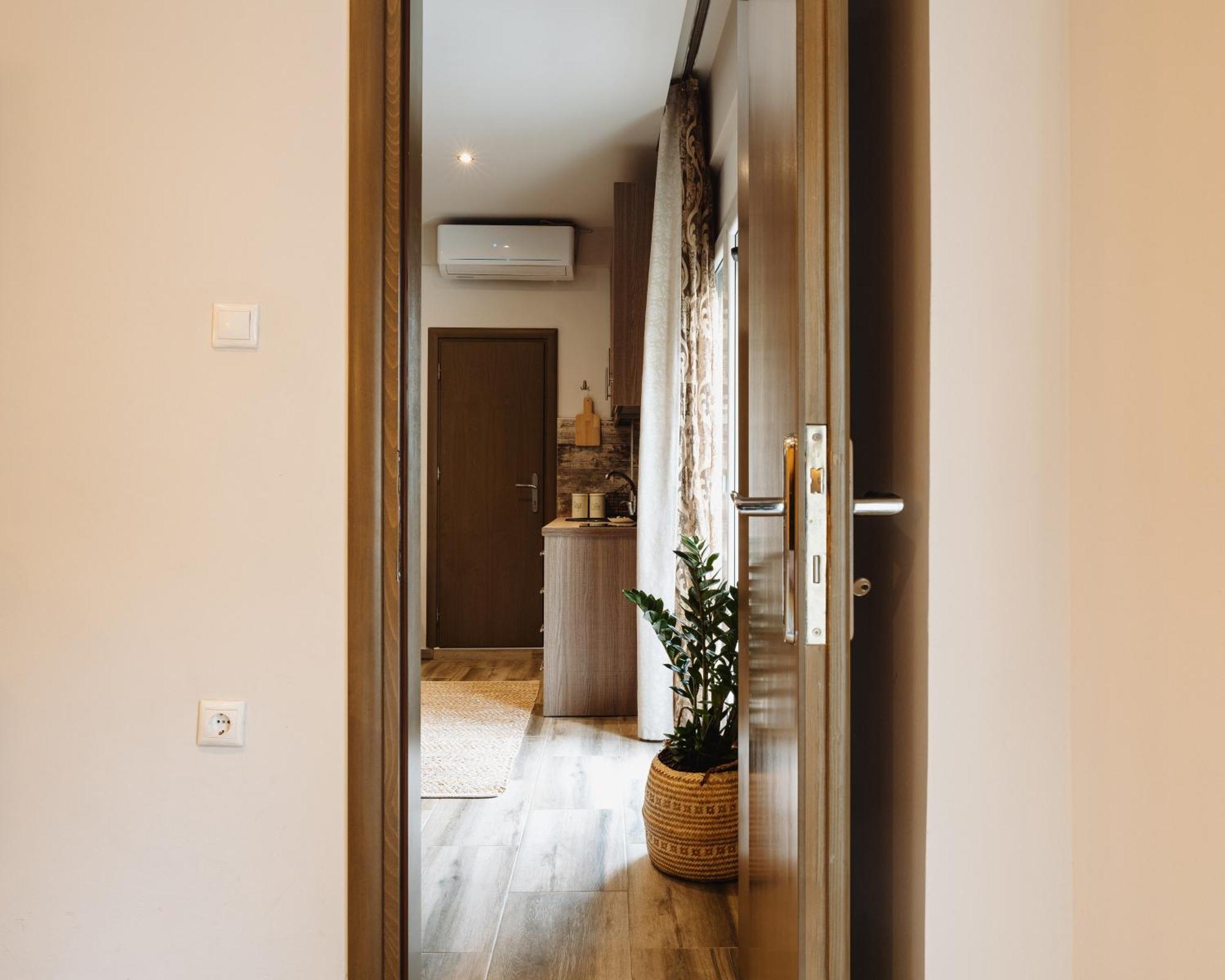 Lef Apartment *