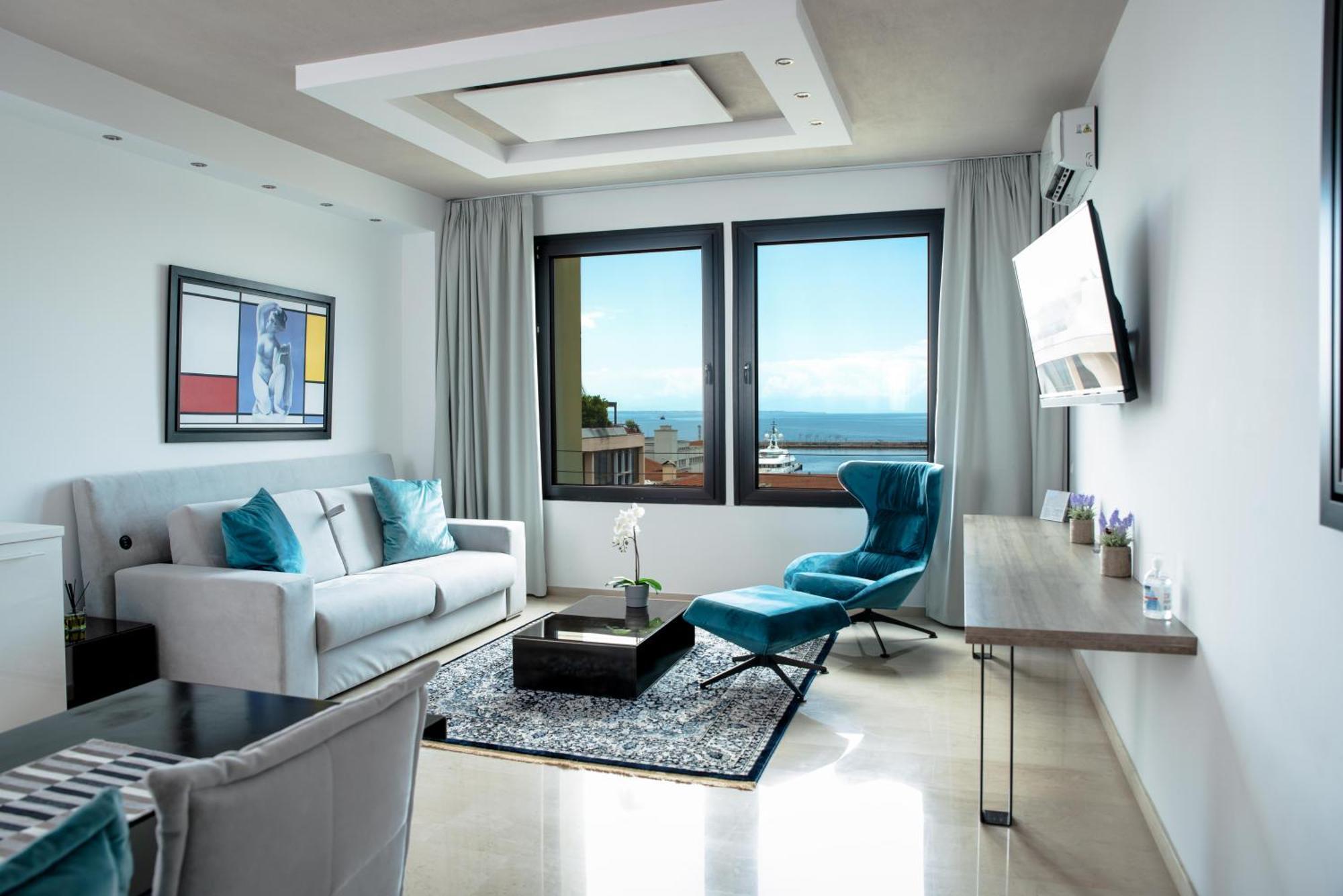 Sea & The Apartment