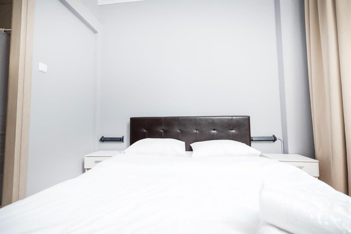 Egnatia Spacious 3 Bd In Apartment *