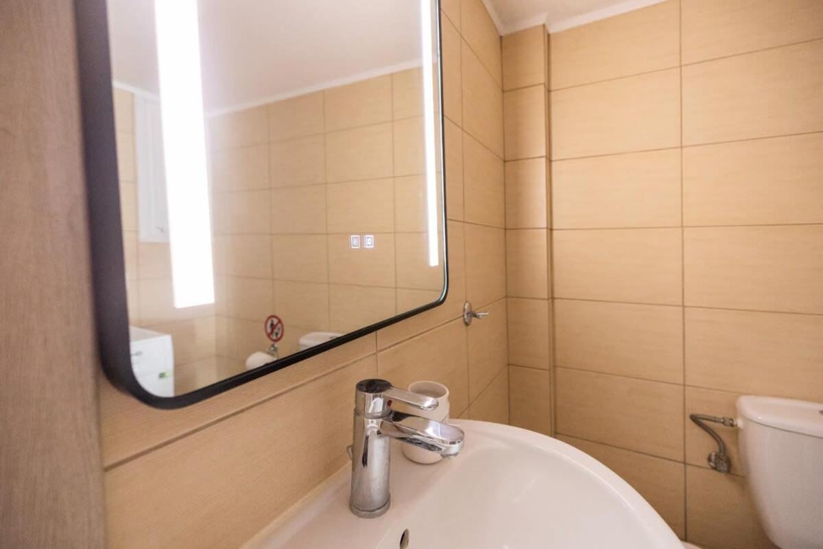 Egnatia Spacious 3 Bd In Apartment *