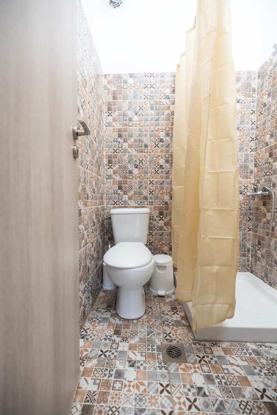 Egnatia Spacious 3 Bd In Apartment *