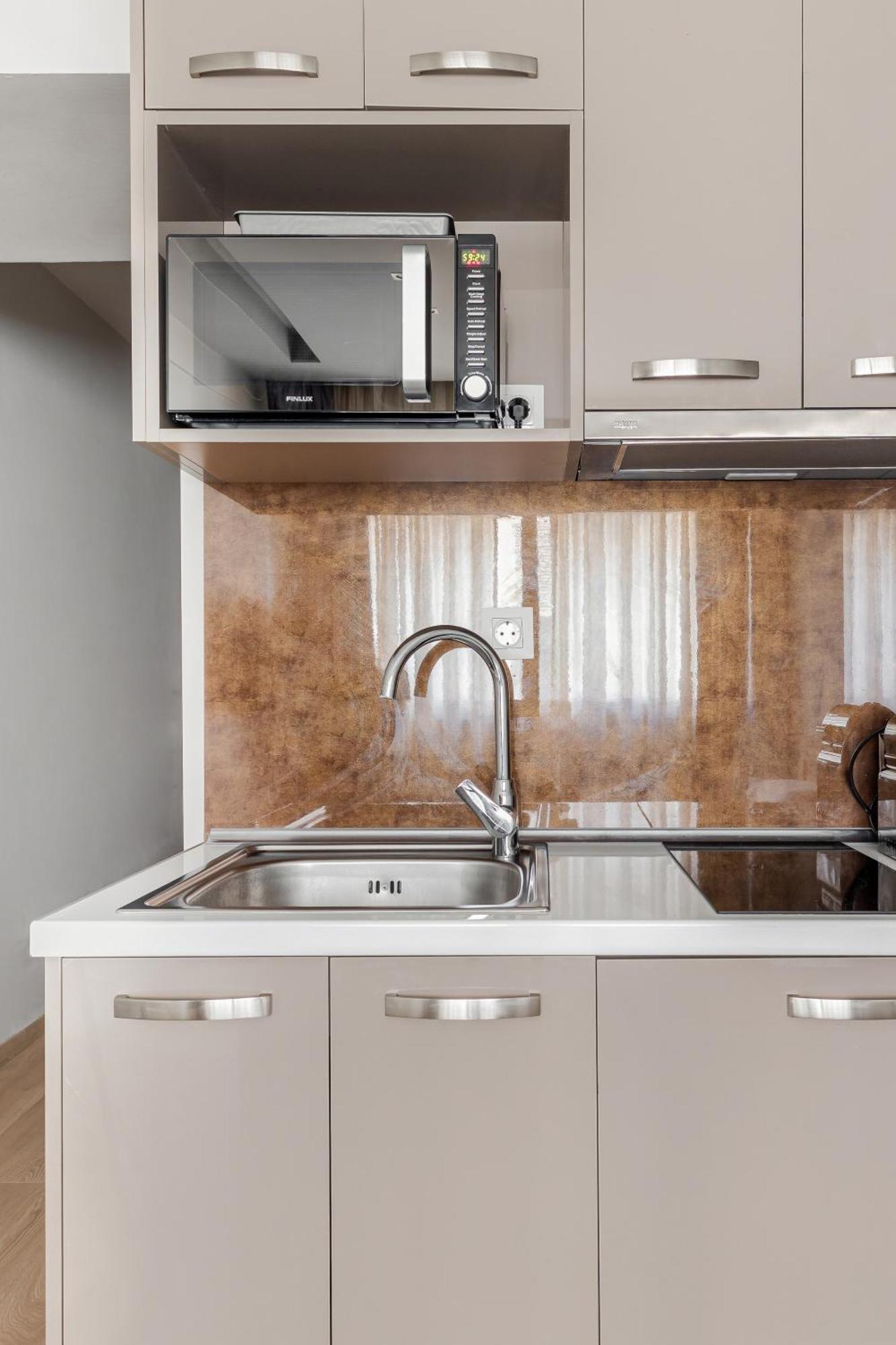 #aura & V9-10 Apartment