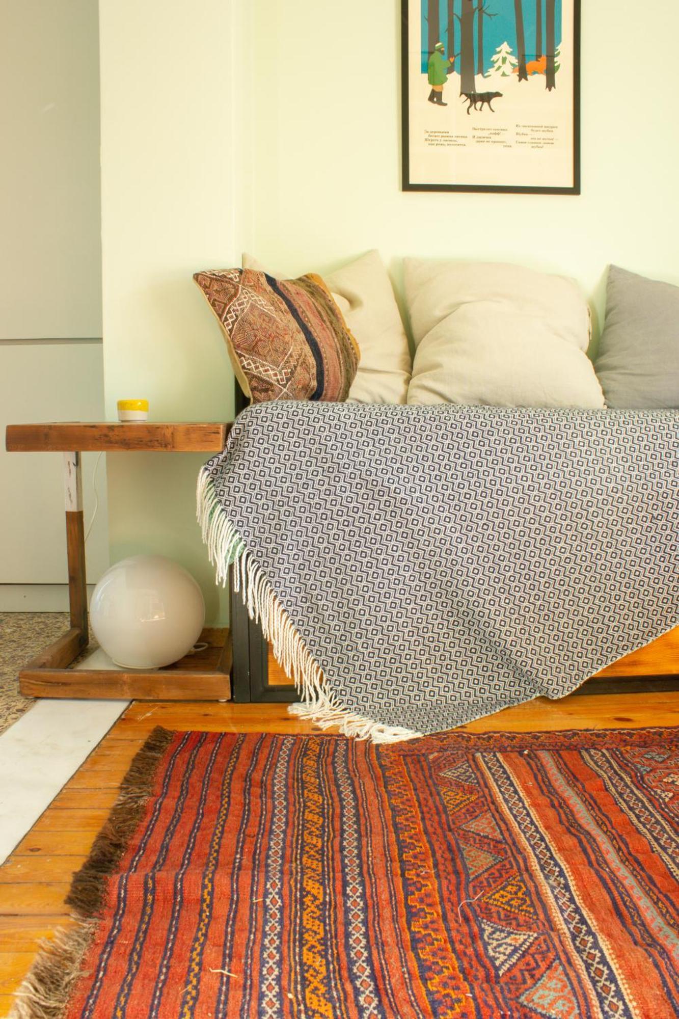 Homevision - Chic - Cozy Balcony Bliss *