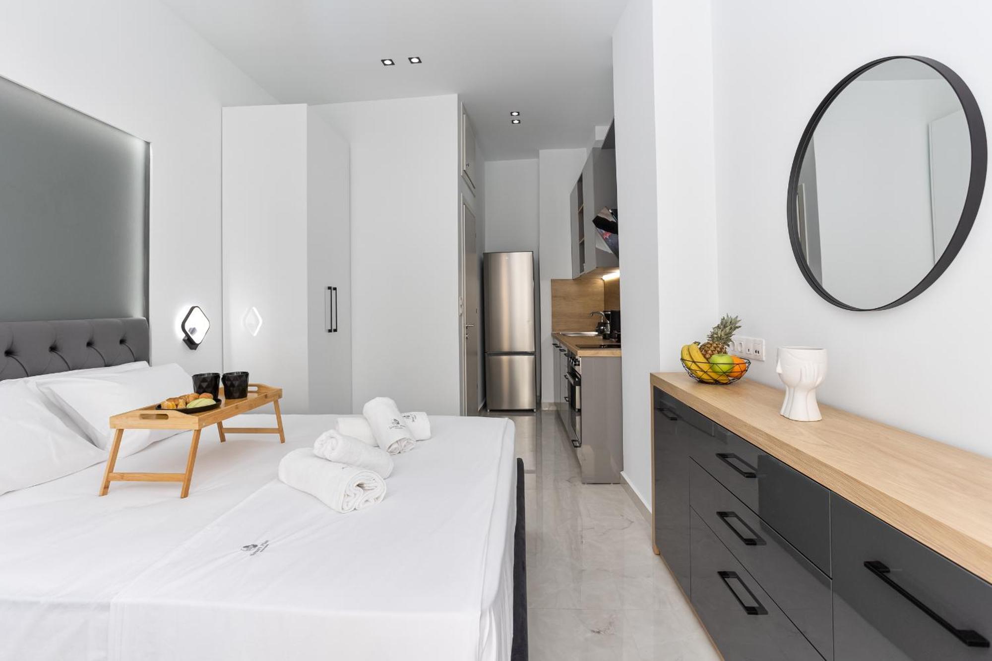 New Glamorous In Downtown Apartment