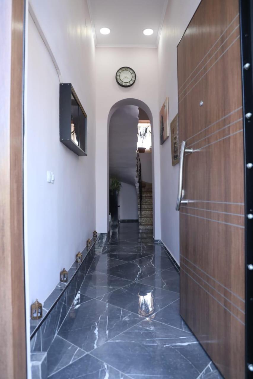 Apartment Damias