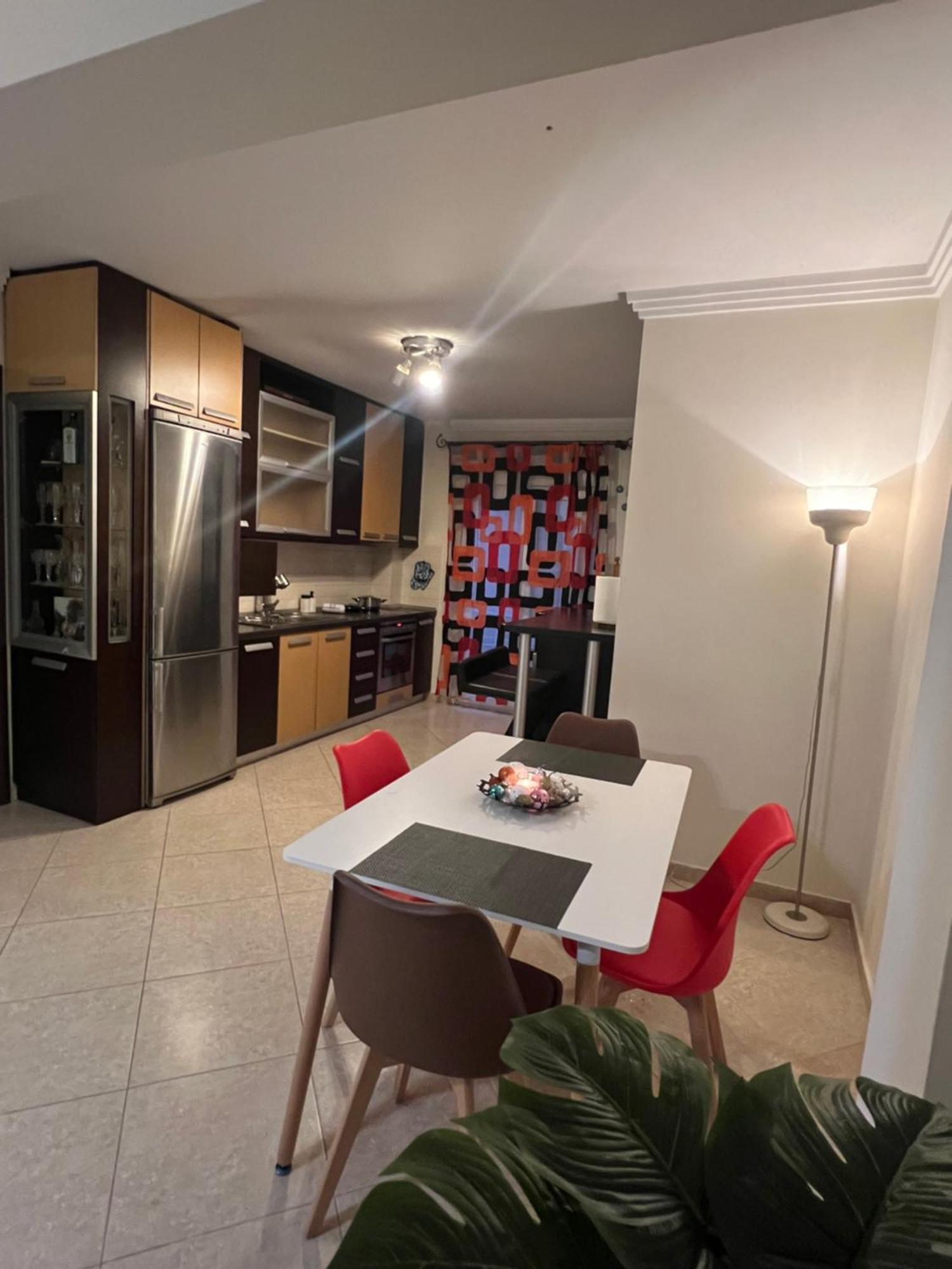 Apartment Quirky & Classy Flat In Salonika *