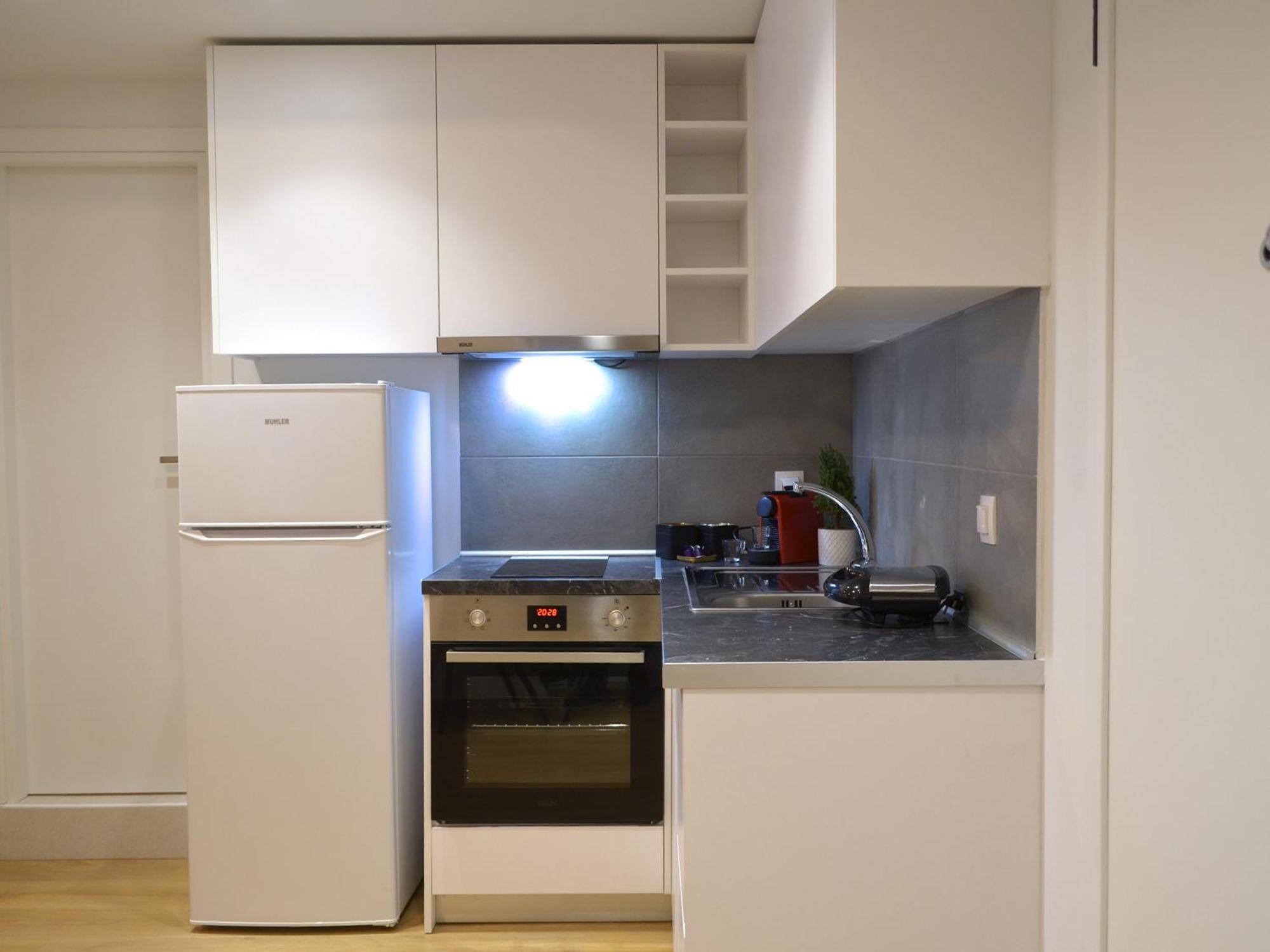 Zeus Executive Apartment *
