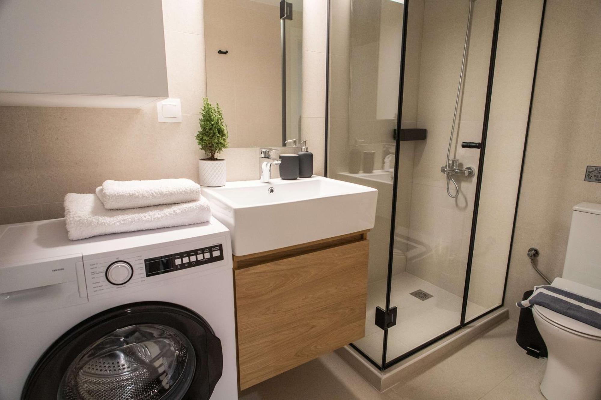 Zeus Executive Apartment *