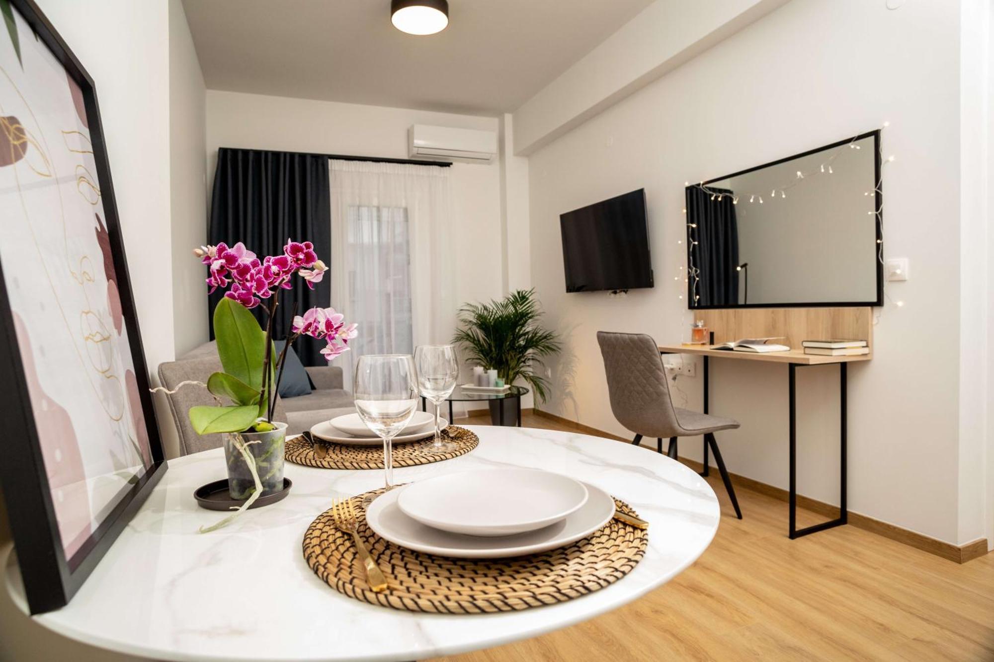 Zeus Executive Apartment *