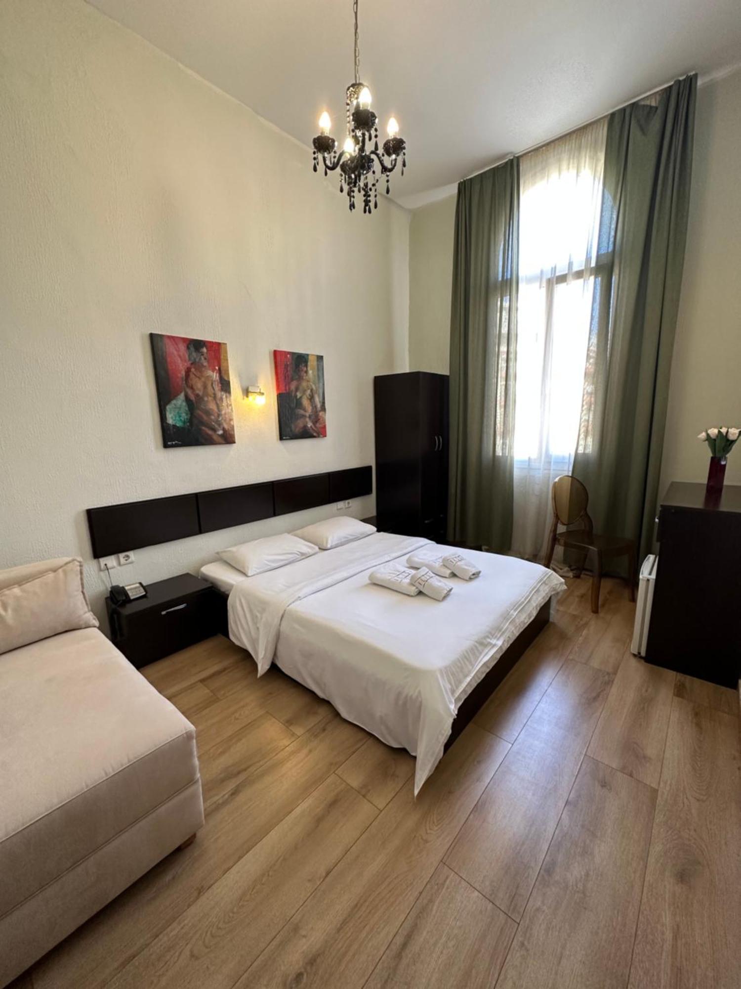 Ilisia Hotel