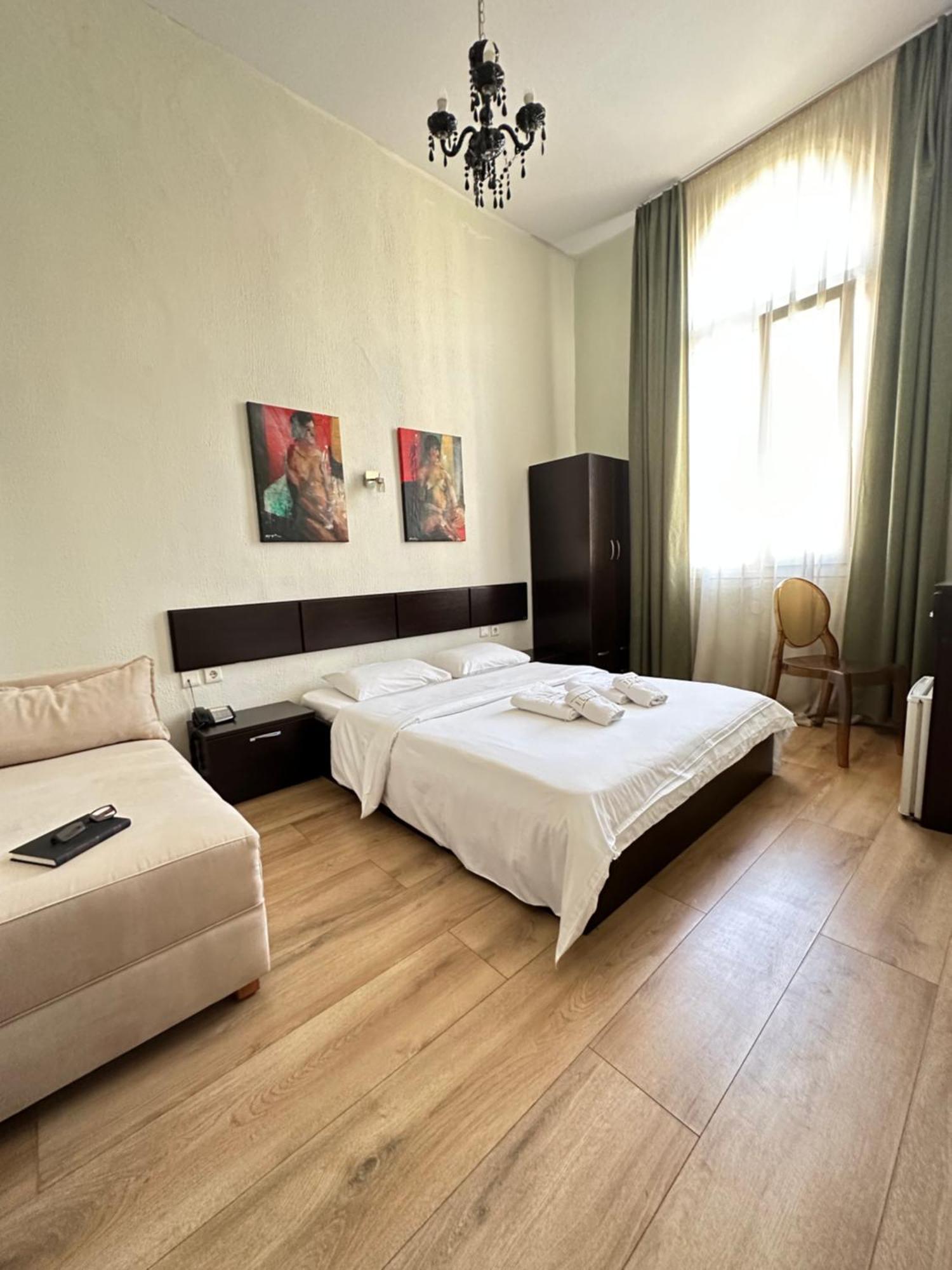 Ilisia Hotel