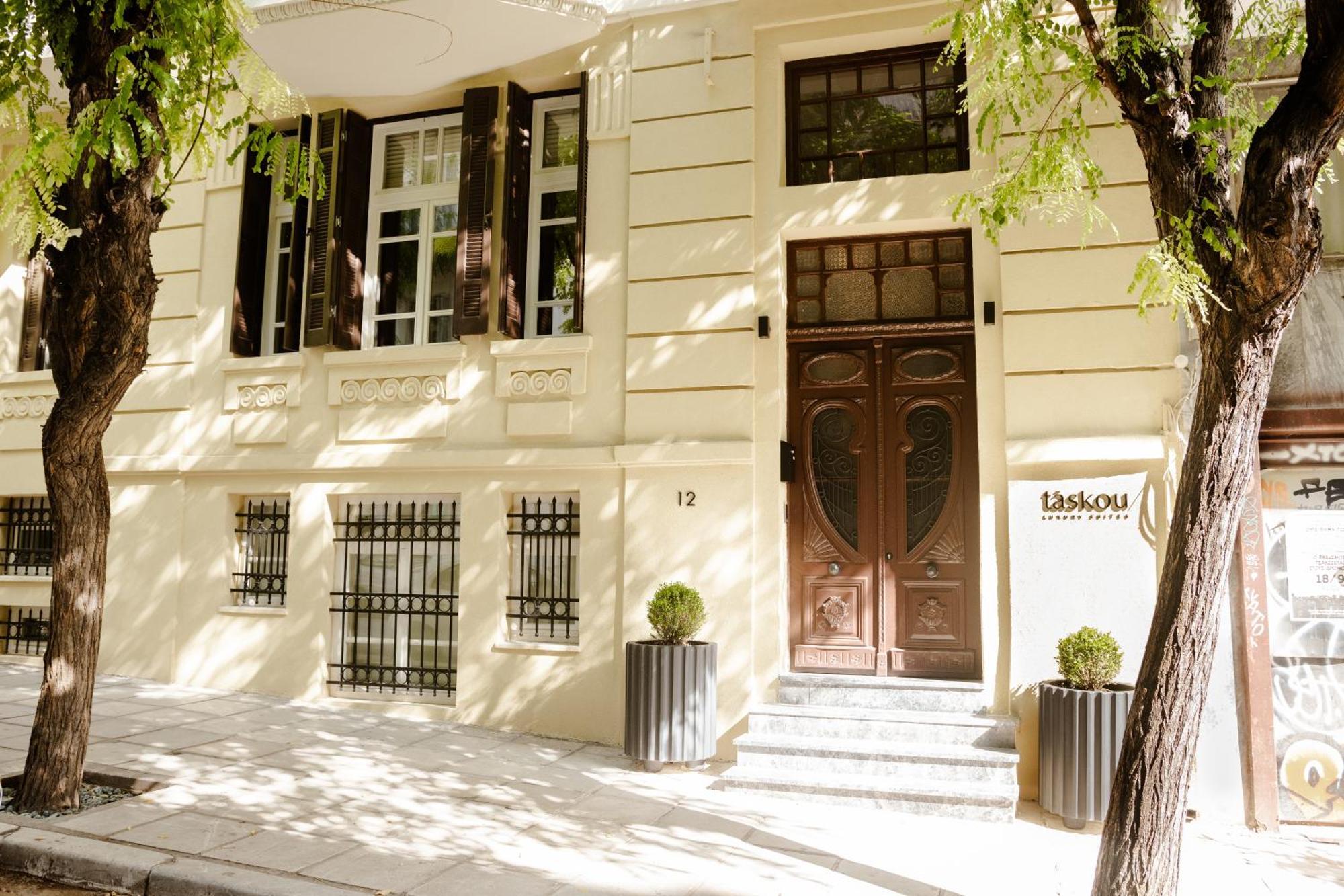 Taskou Luxury Apartment