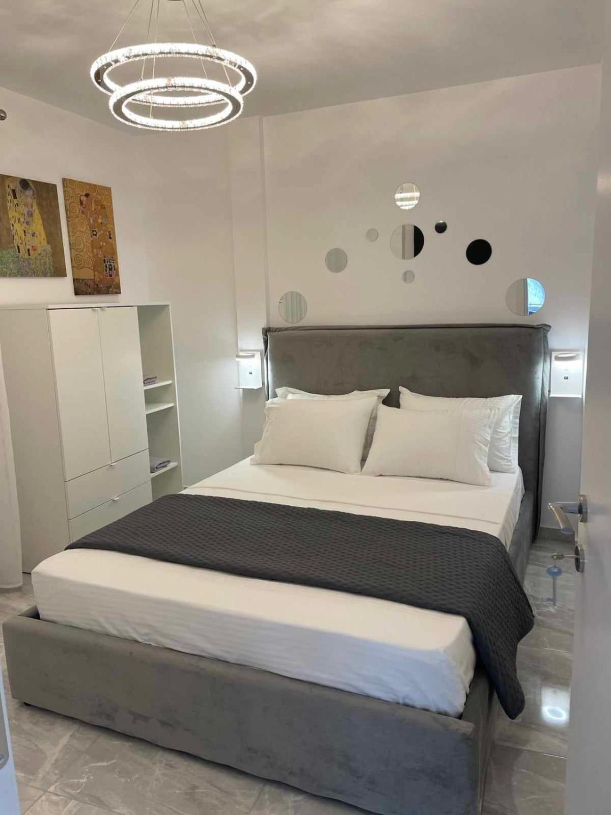 Flowery Penthouse In Centre Of Thessaloníki