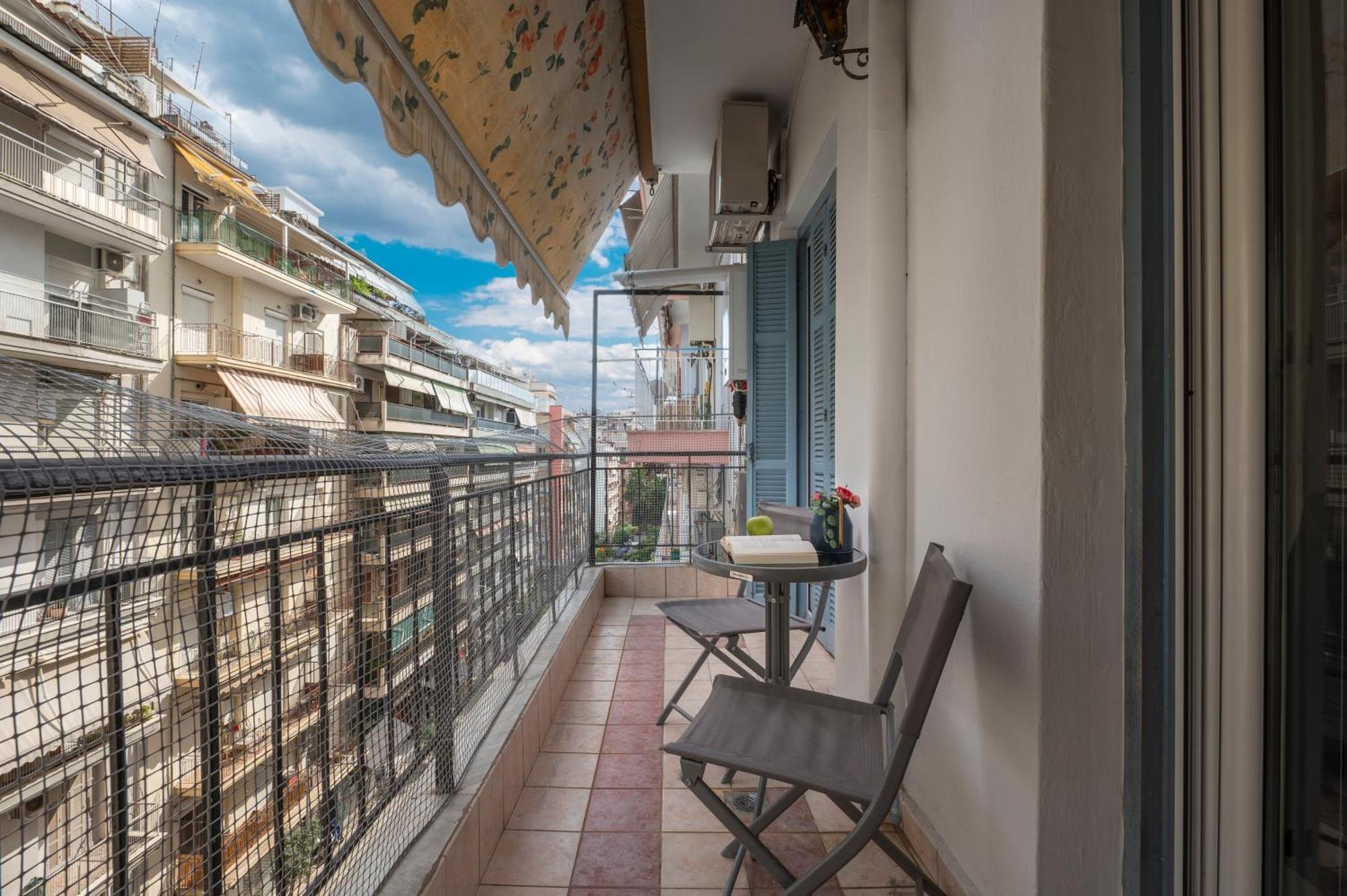 Daire Estia Apartment, Cozy, Spacious, Sunny, 2 Rooms-5 Beds