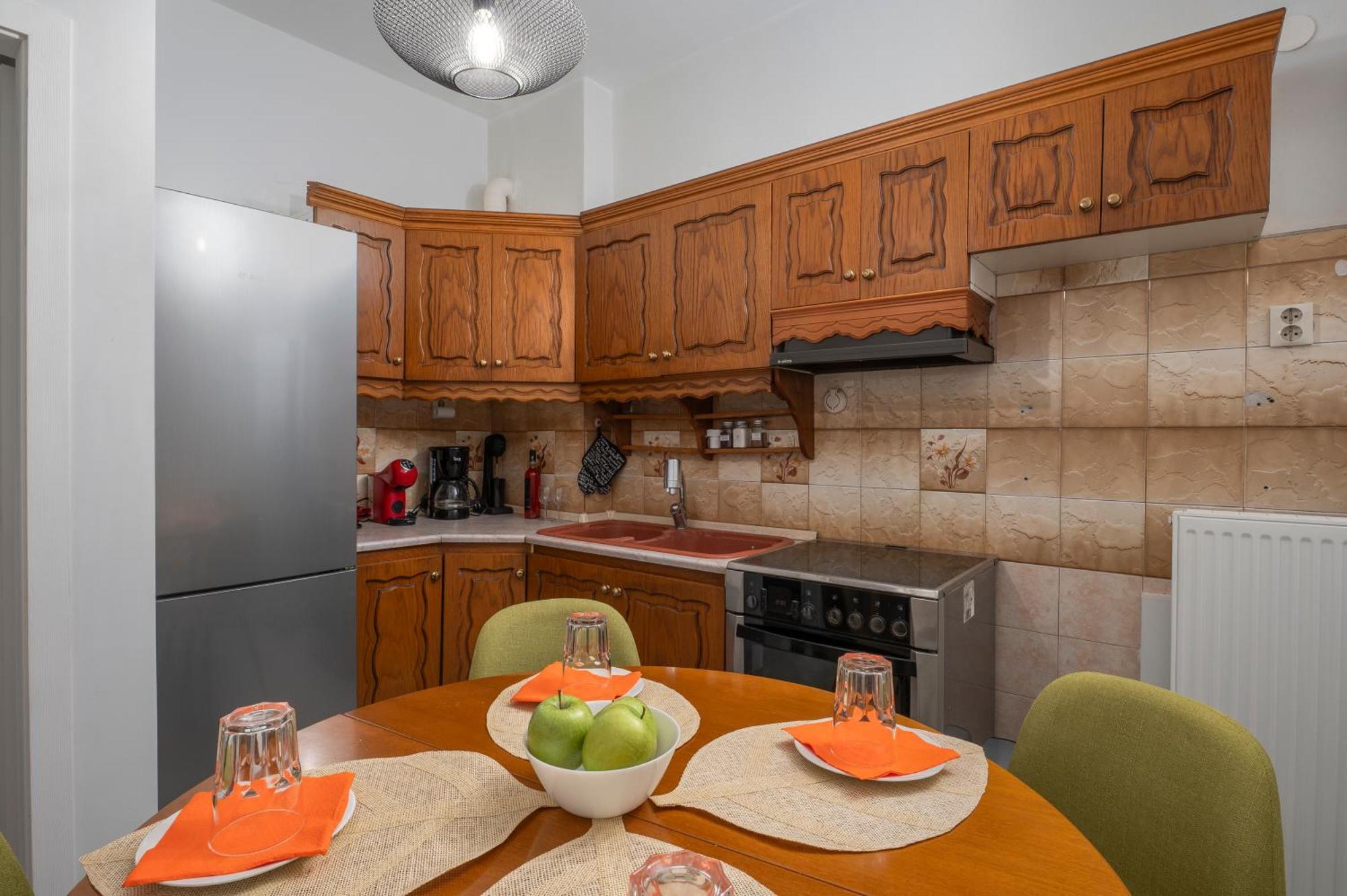 Daire Estia Apartment, Cozy, Spacious, Sunny, 2 Rooms-5 Beds