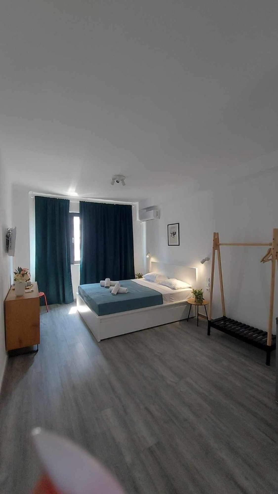 Unique Experience Apartment's *