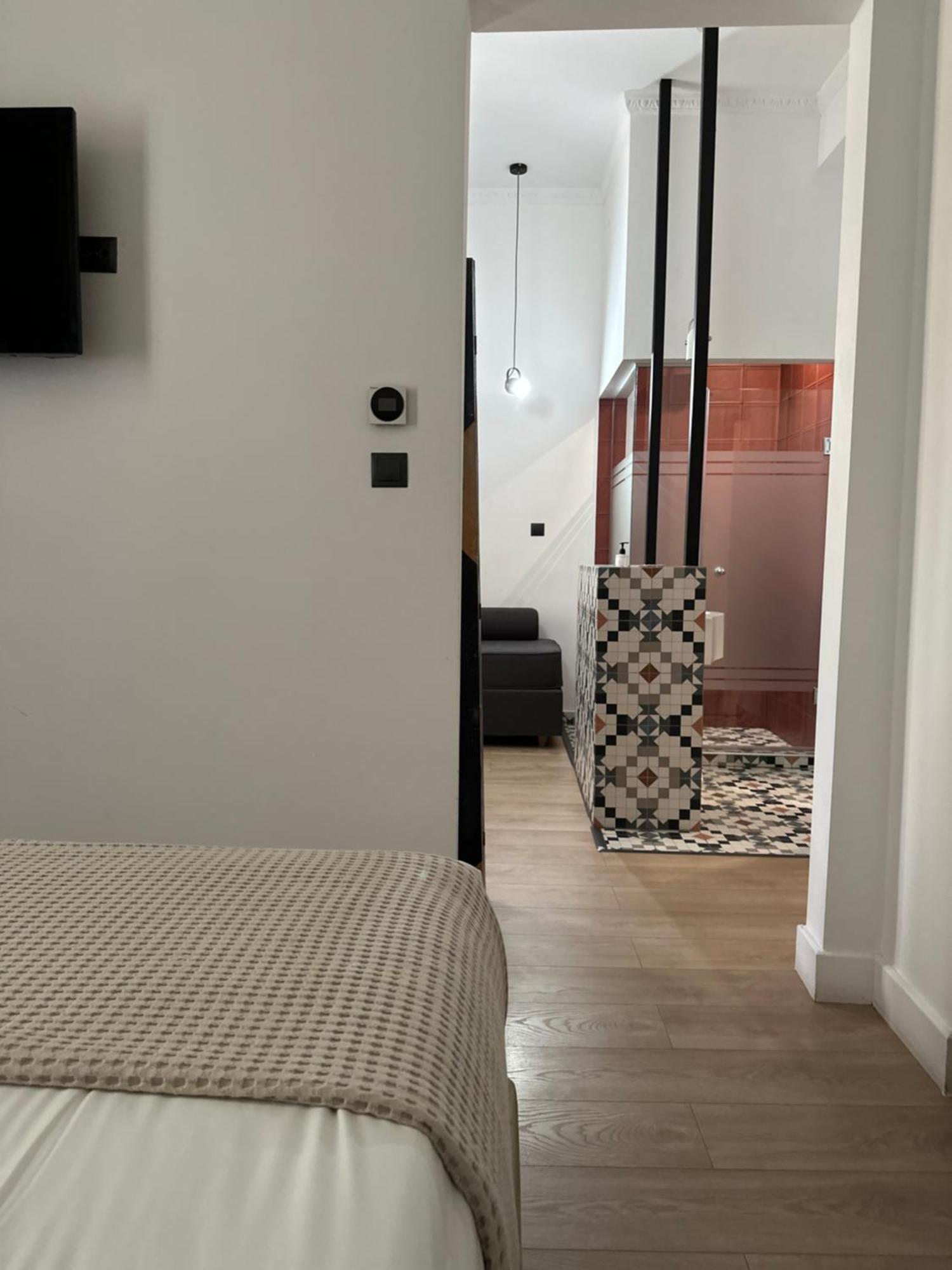 Aparthotel The Maroon Bottle Luxury 4*