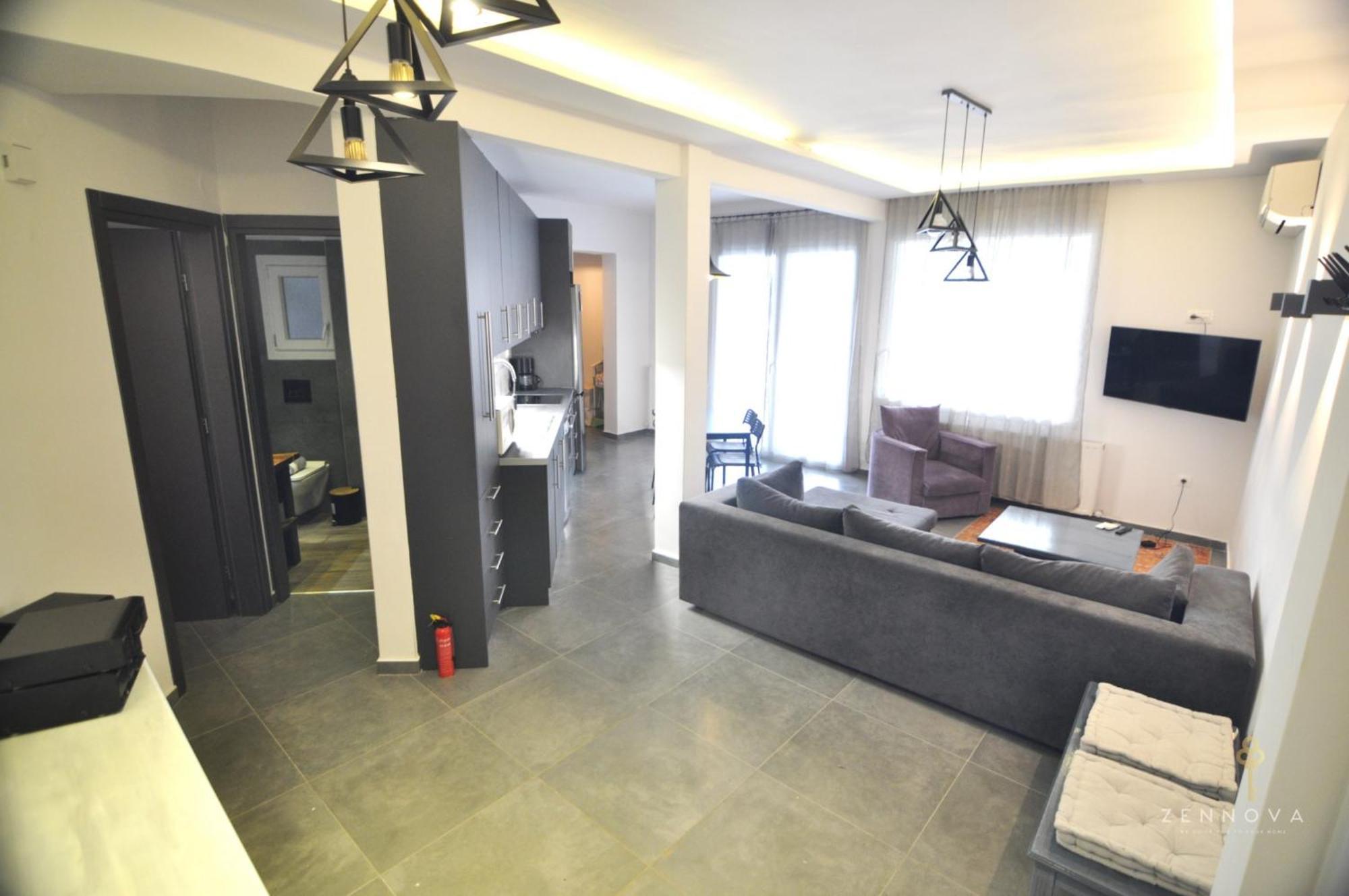 Zennova #81 Papazoli Str * Thessaloniki