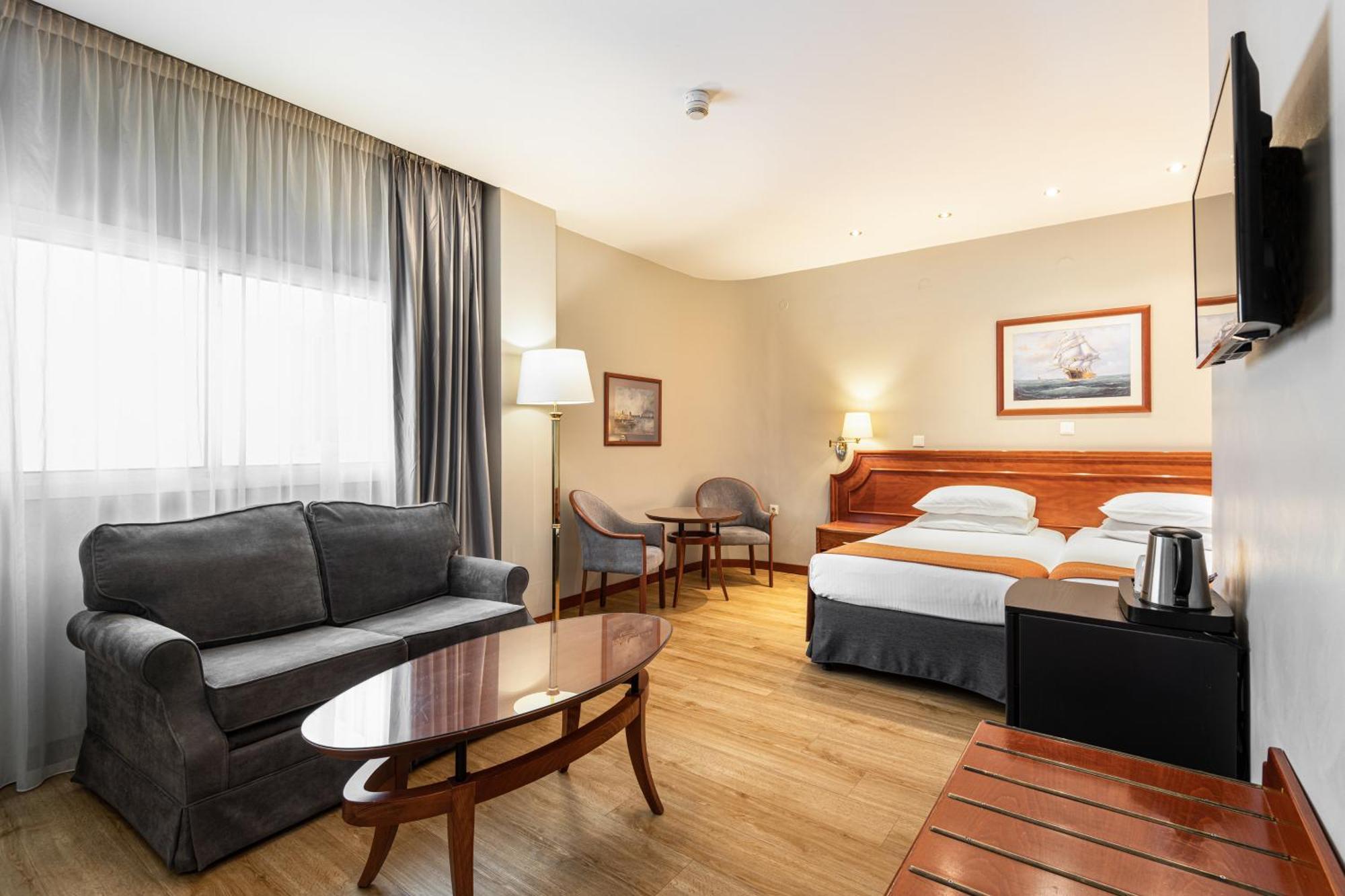 Holiday By Ihg