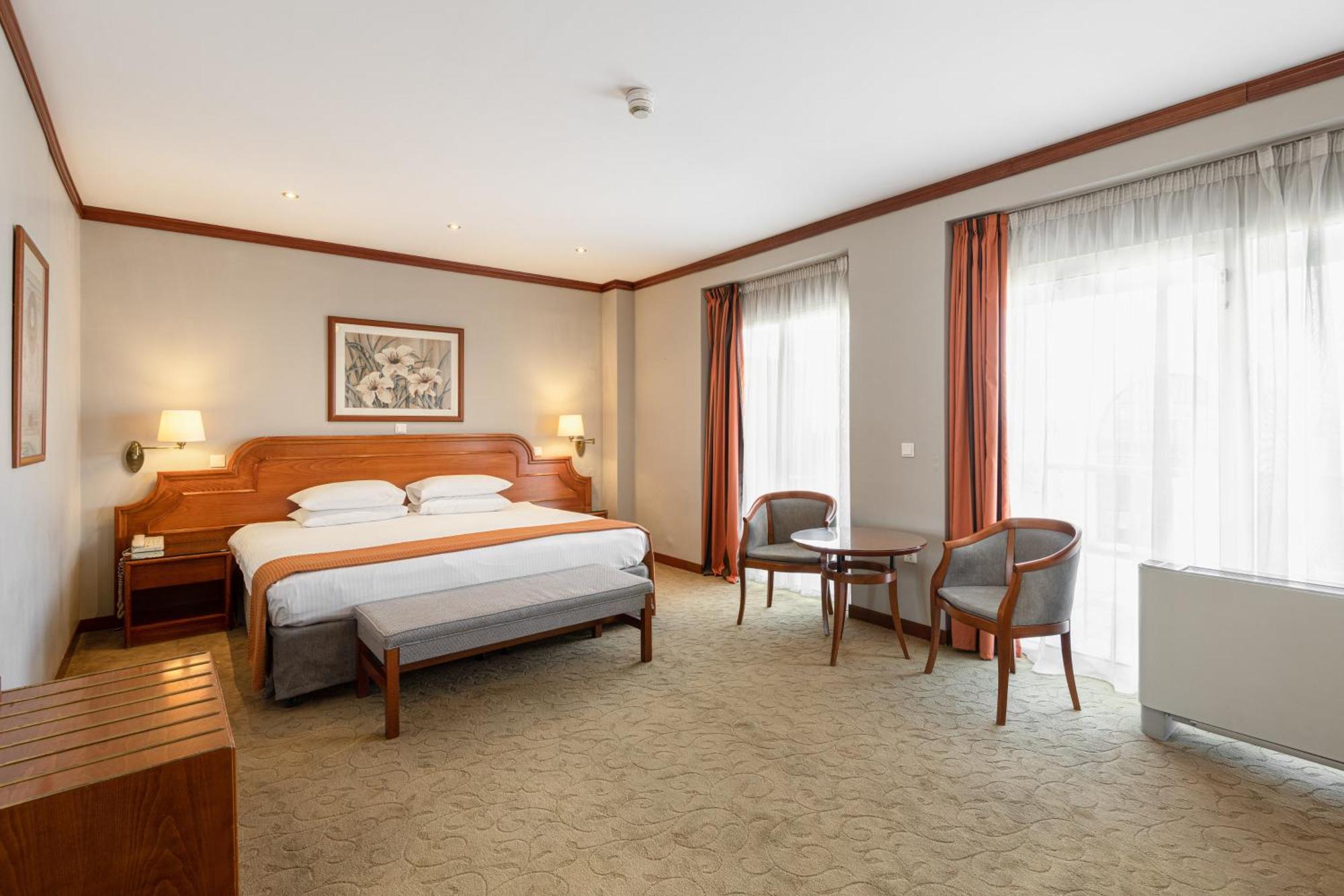 Holiday By Ihg