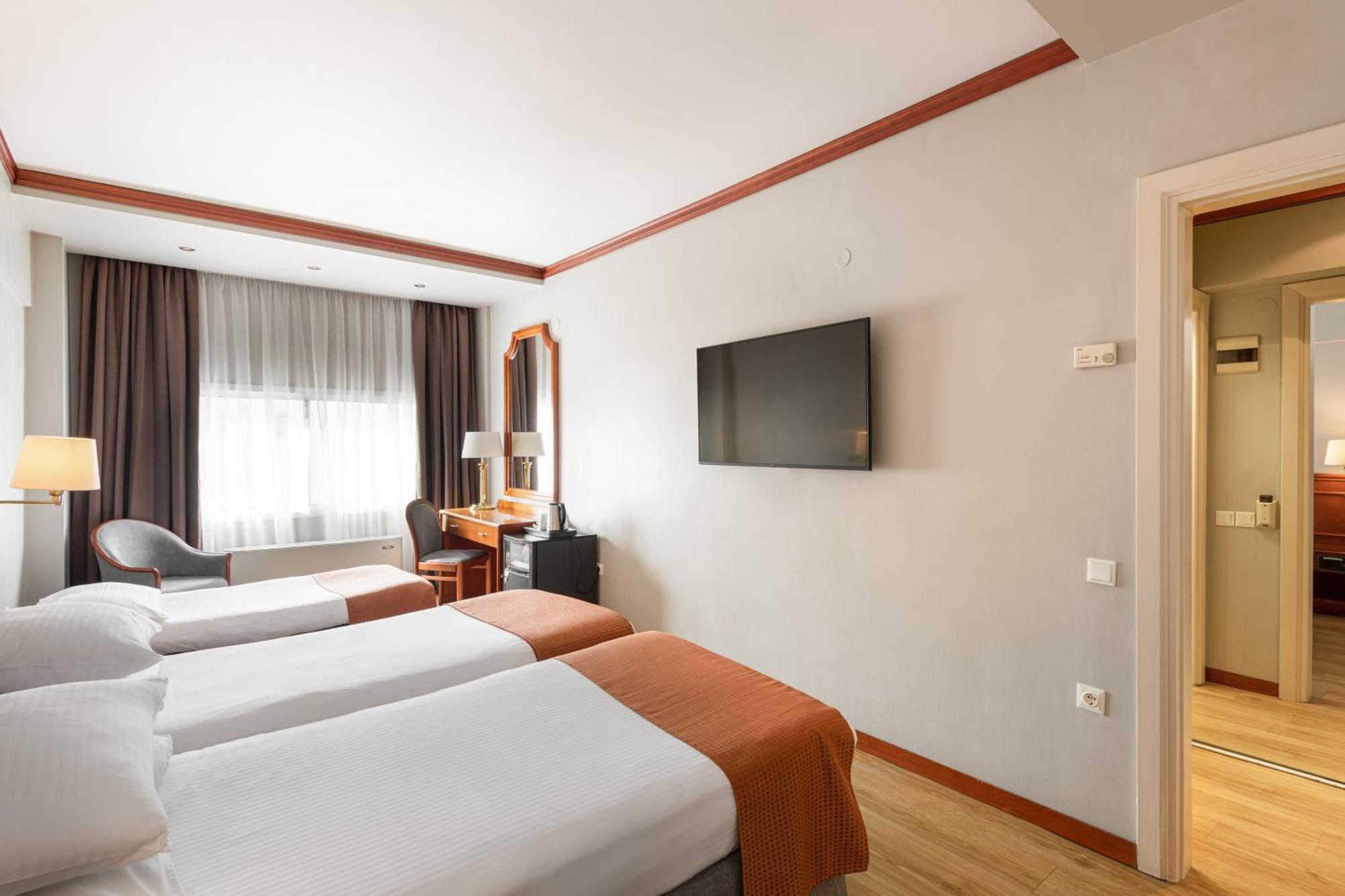 Hotel Holiday By Ihg 5*
