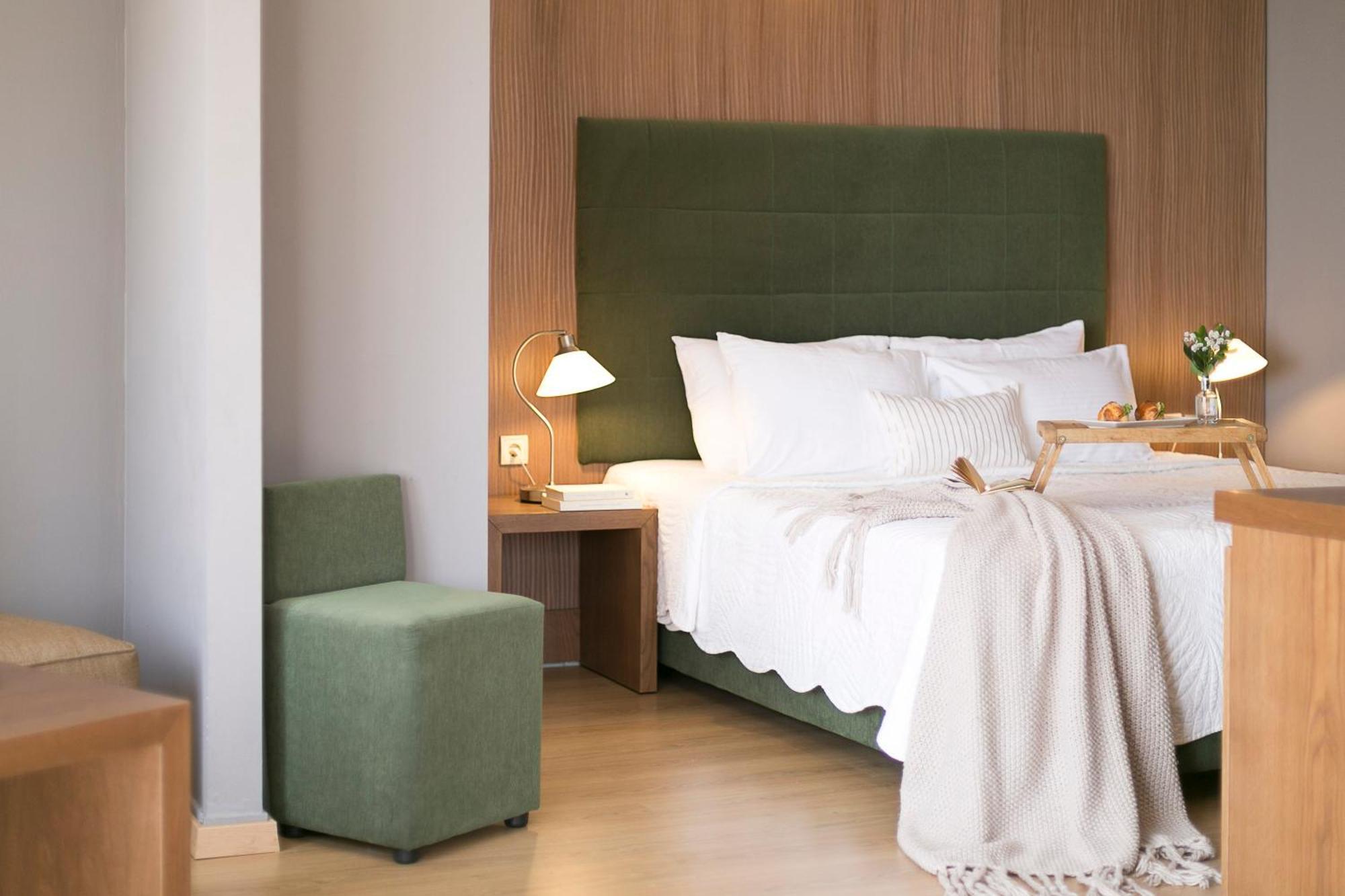 Hotel Plaza Hotel, Philian And