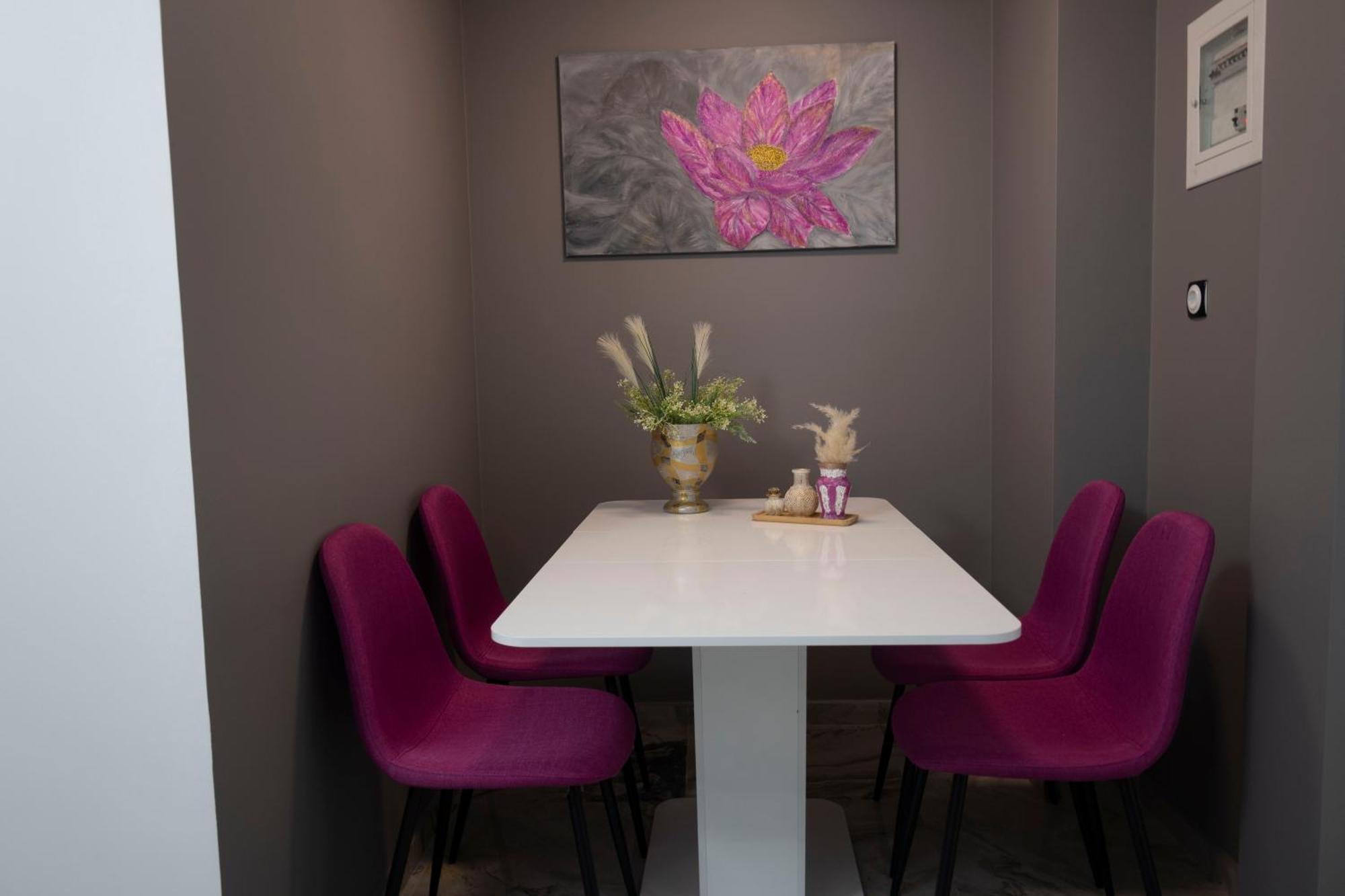 Apartment Luxe Suite, Chrysa's Private Getaway *