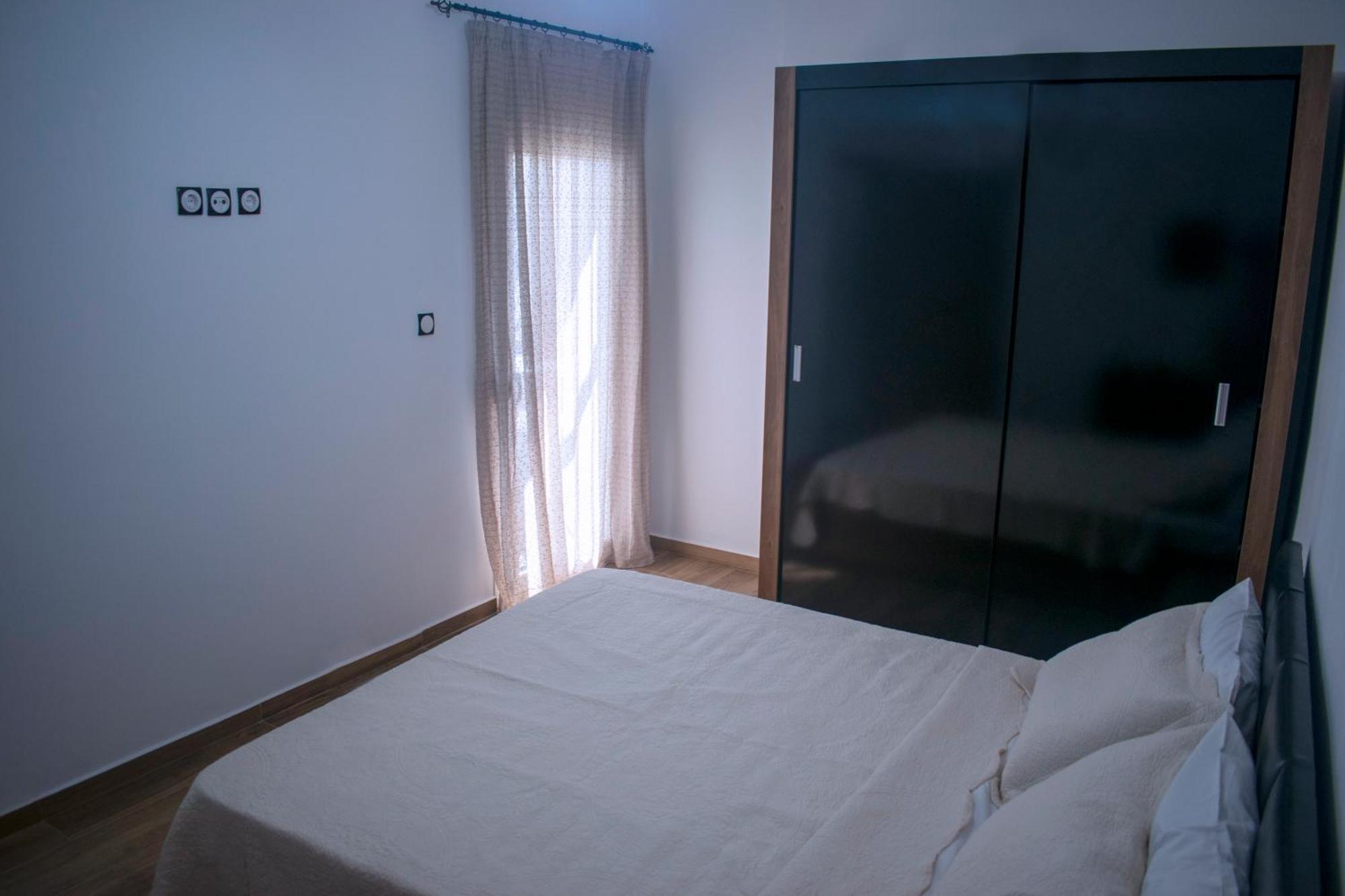 Luxe Suite, Chrysa's Private Getaway Apartment *