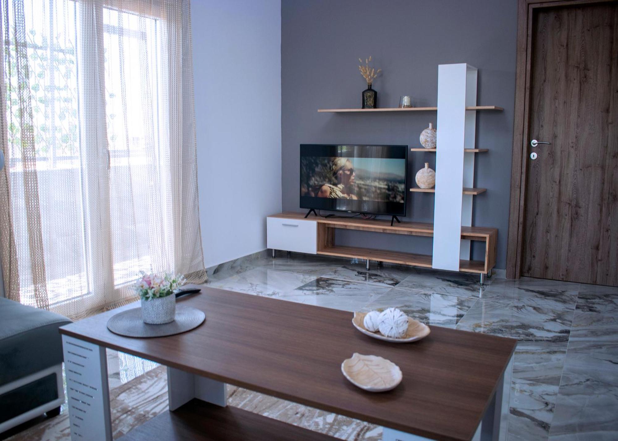 Luxe Suite, Chrysa's Private Getaway Apartment