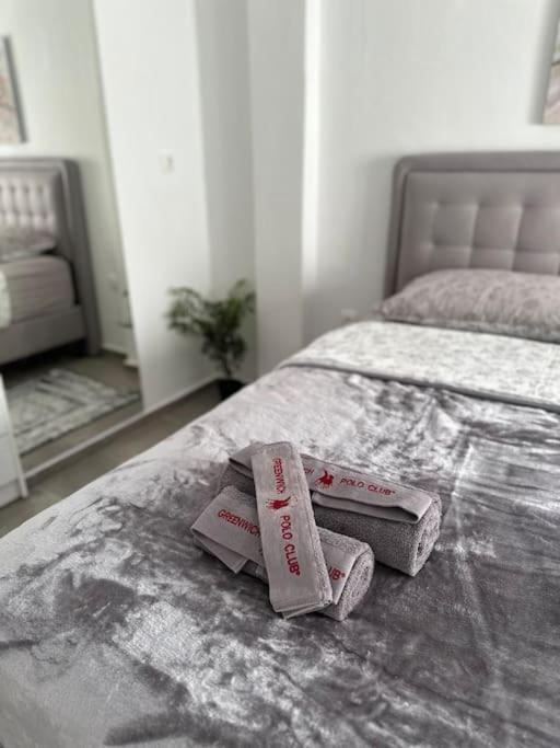 The Lux Vol.2 Apartment