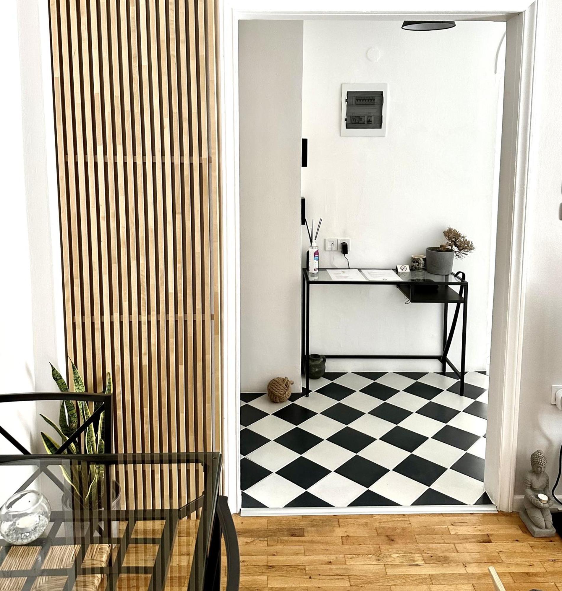 Apartment Spacious 82 M2 Two Bedroom Classy Near Center