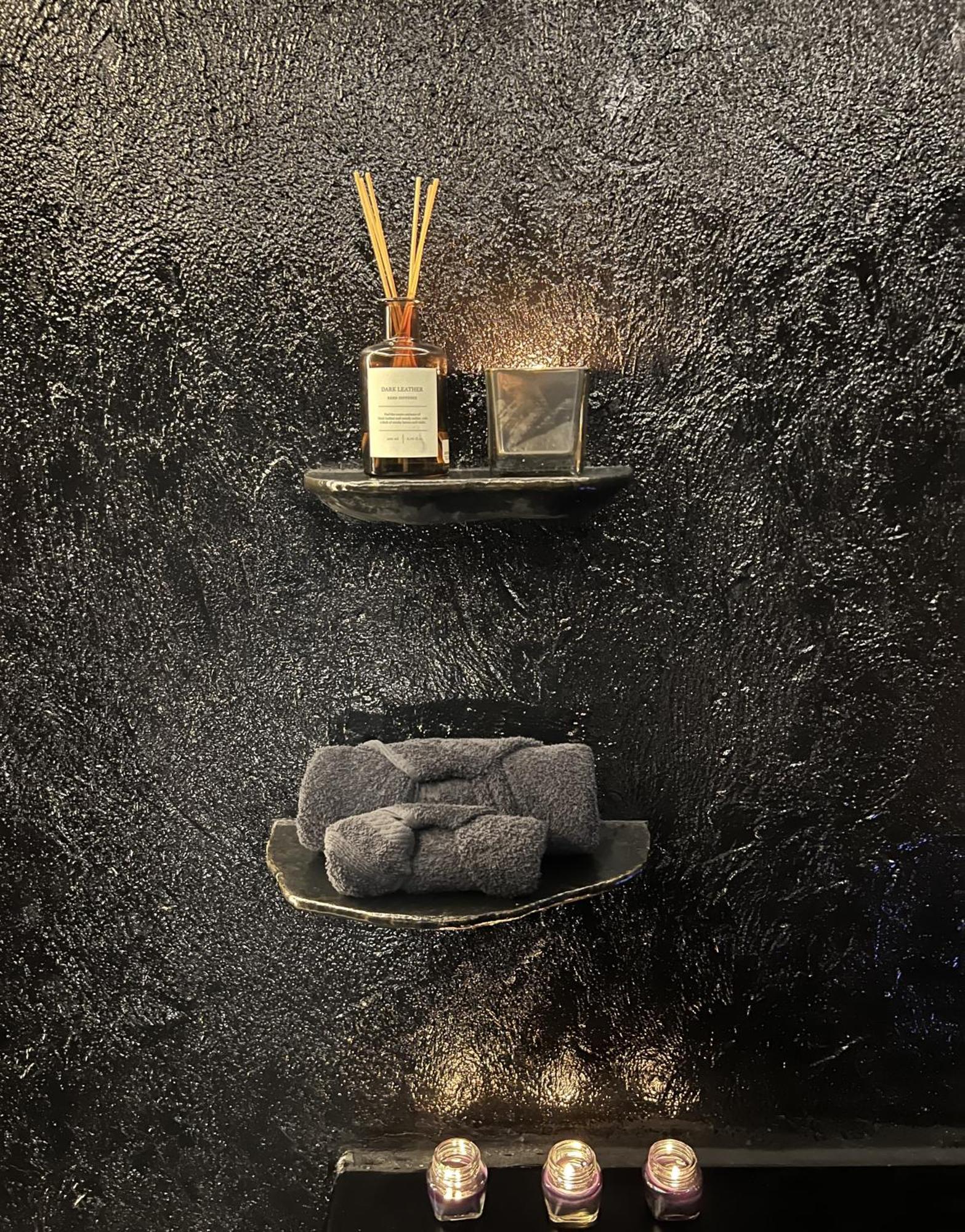 Doormat#13 Black Mirror Apartment