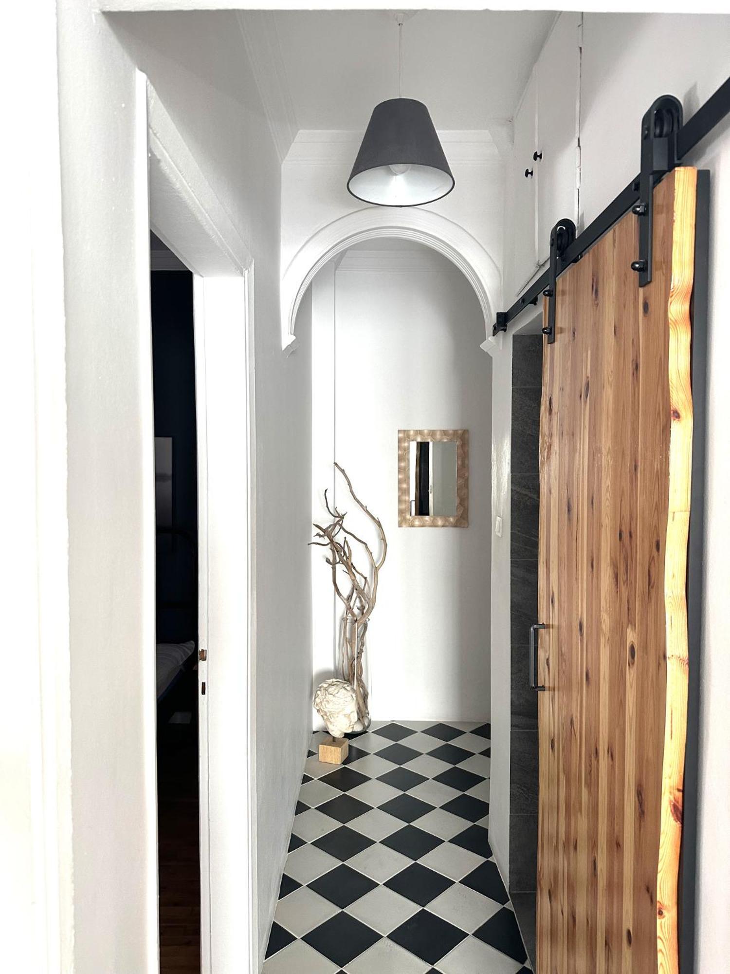 Spacious 82 M2 Two Bedroom Classy Near Center Apartment Thessaloniki