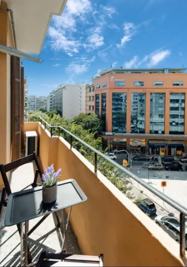 Private Pristine Balcony Home- Heart Of The Center