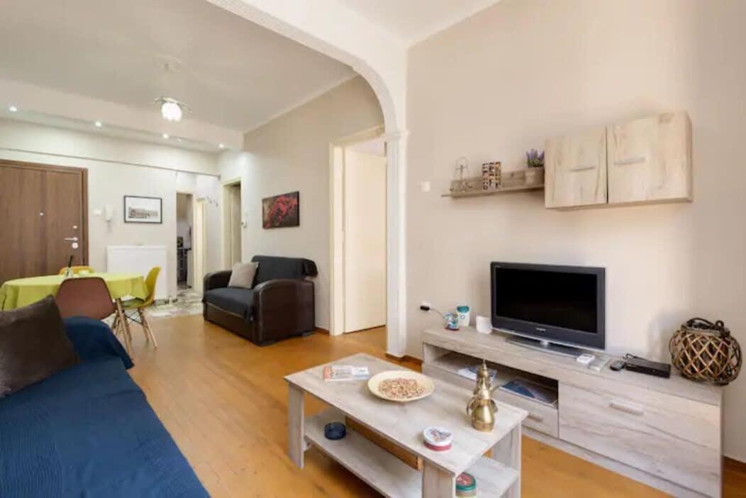 Private Pristine Balcony Home- Heart Of The Center *