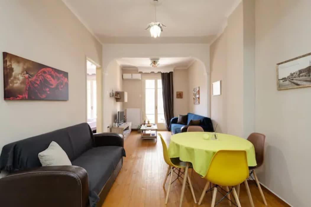 Private Pristine Balcony Home- Heart Of The Center * Thessaloníki