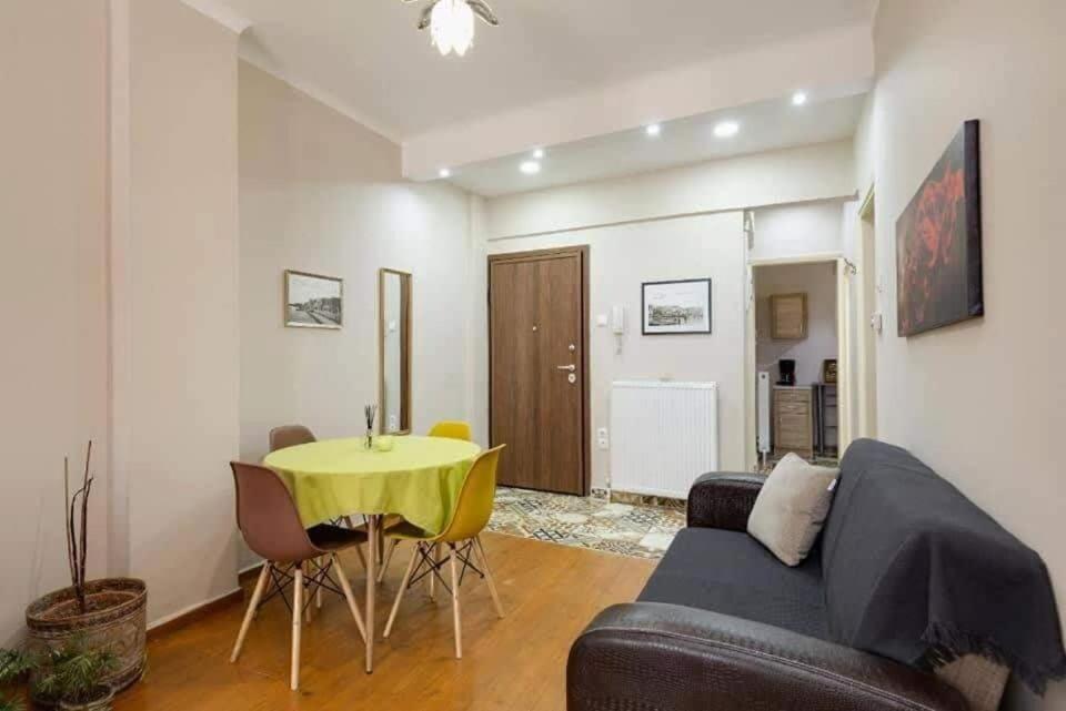 Private Pristine Balcony Home- Heart Of The Center Căn hộ Thessaloníki