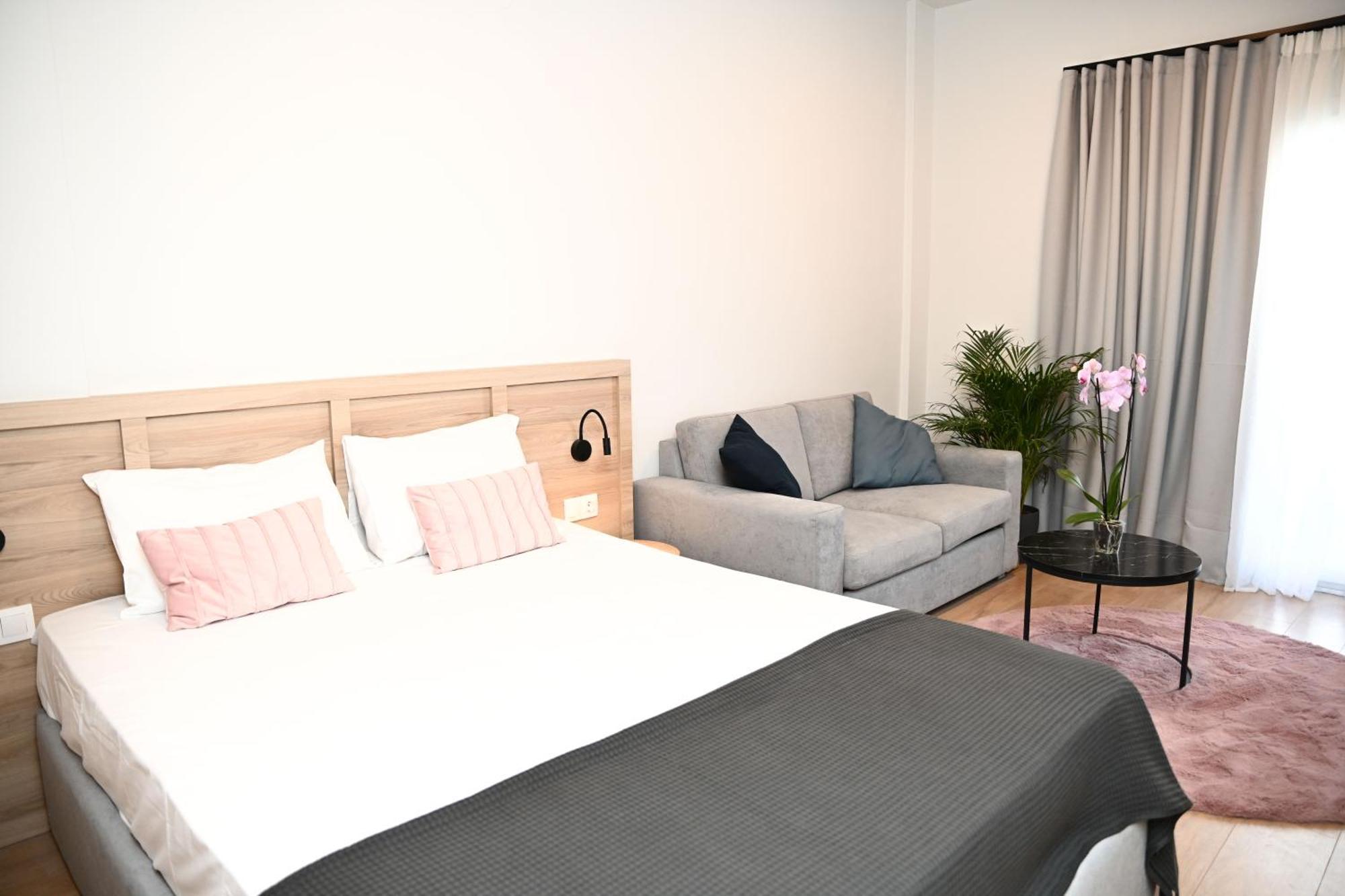 Zeus Executive Apartment *
