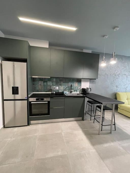 The Grεεn Apartment *