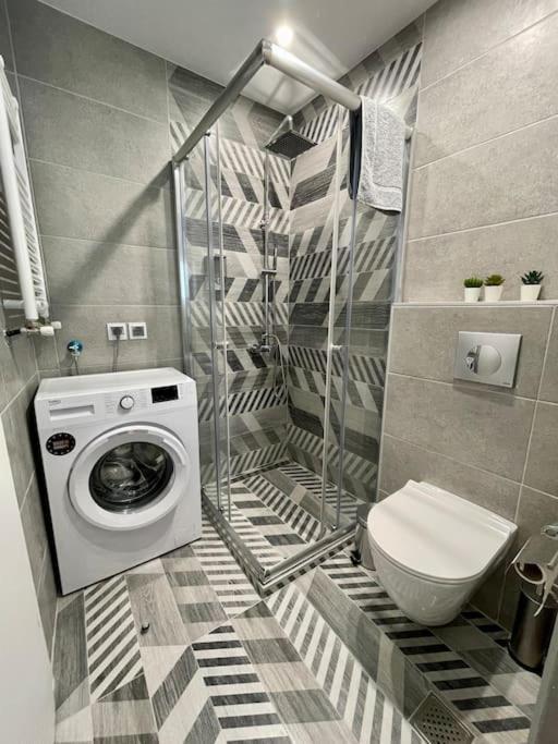 The Grεεn Apartment *