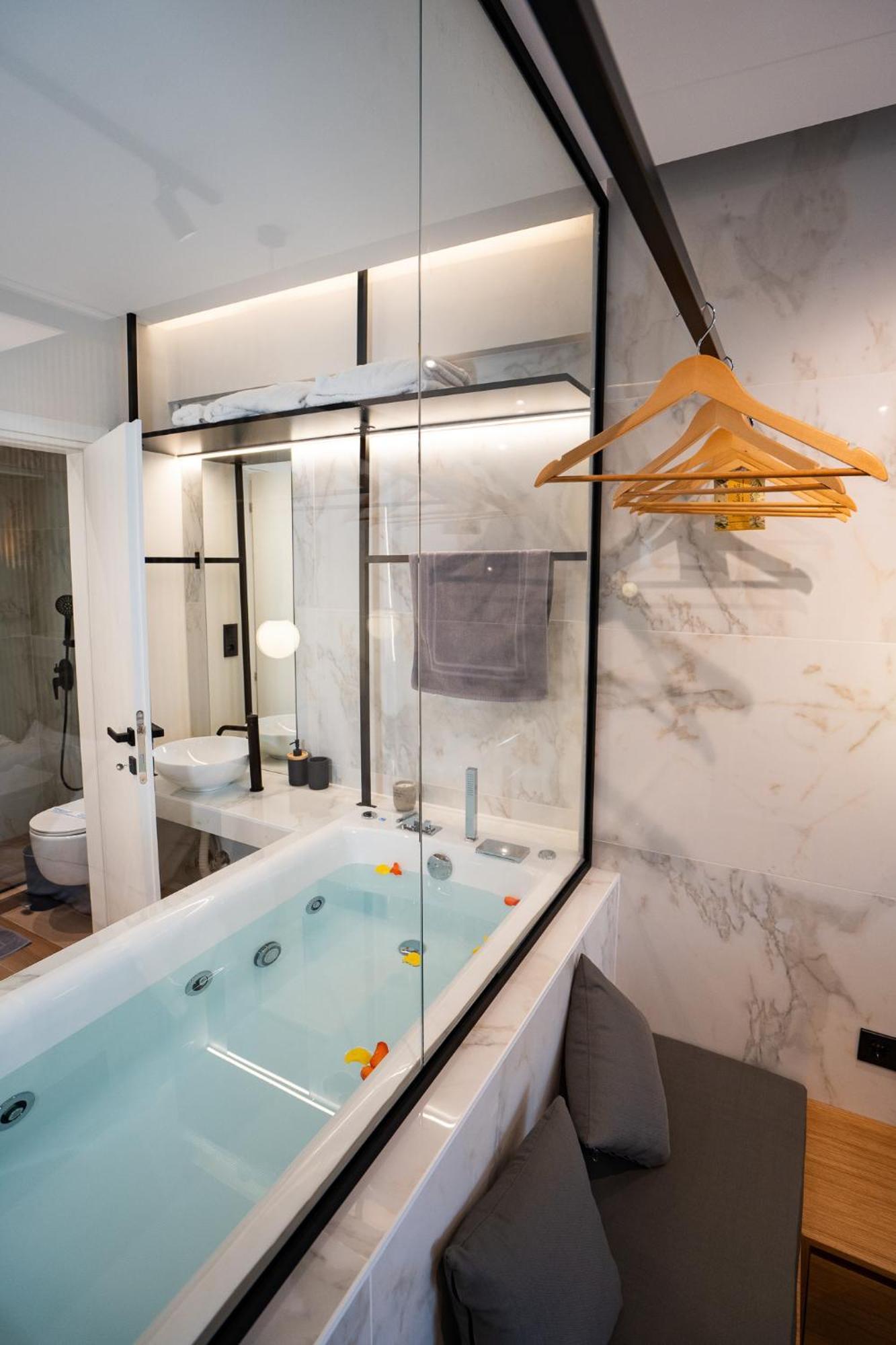 Luxury With Jacuzzi By Sea&thecity