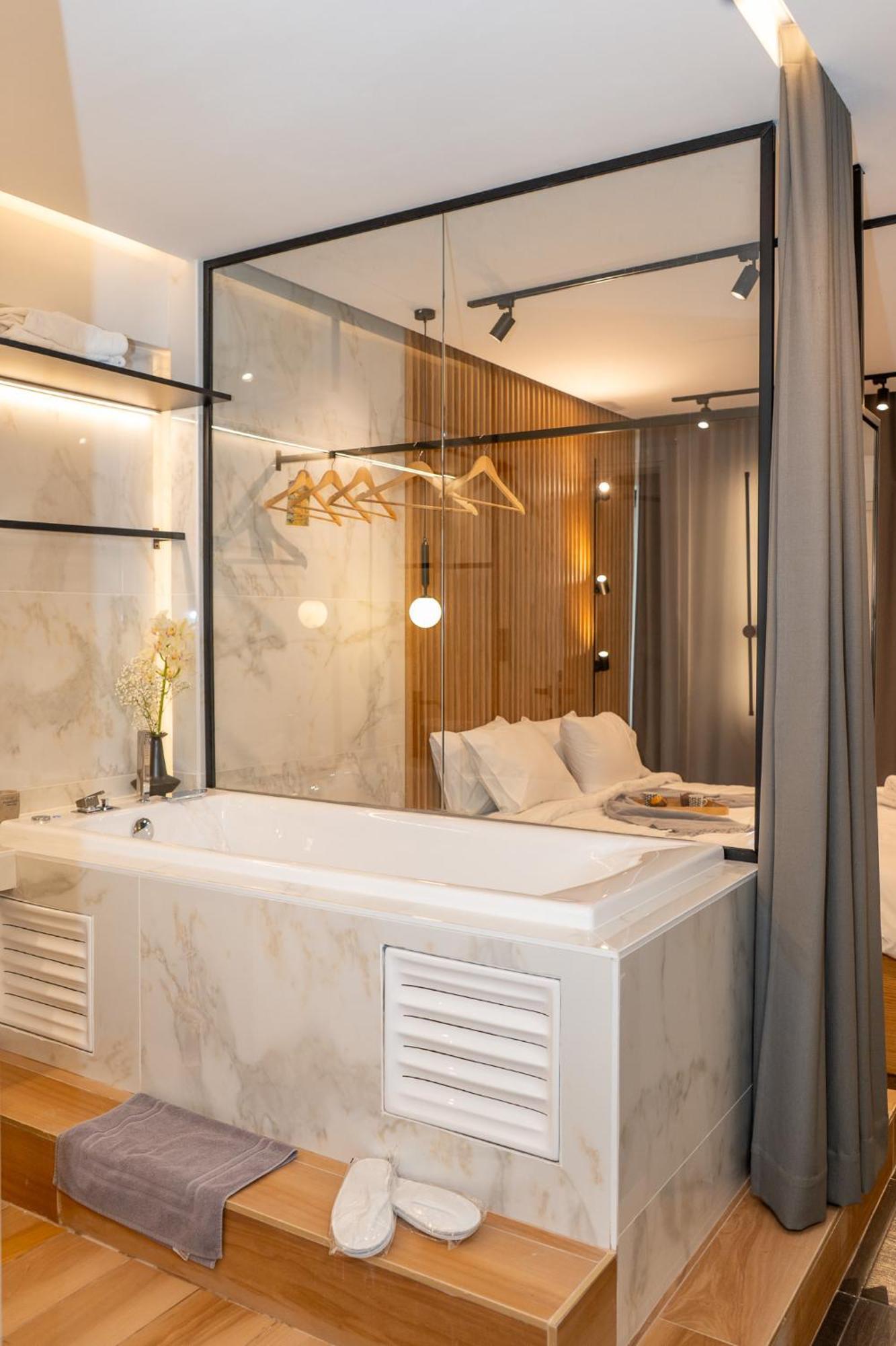 Apartment Luxury With Jacuzzi By Sea&thecity *