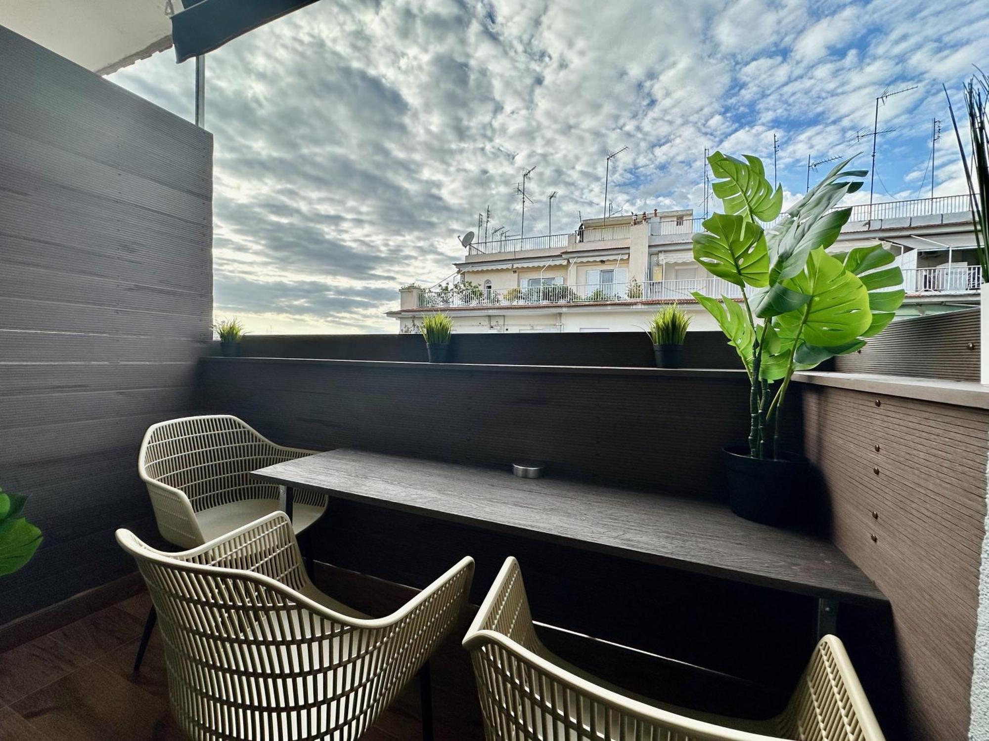 Four Seasons - The Crown Thessaloniki