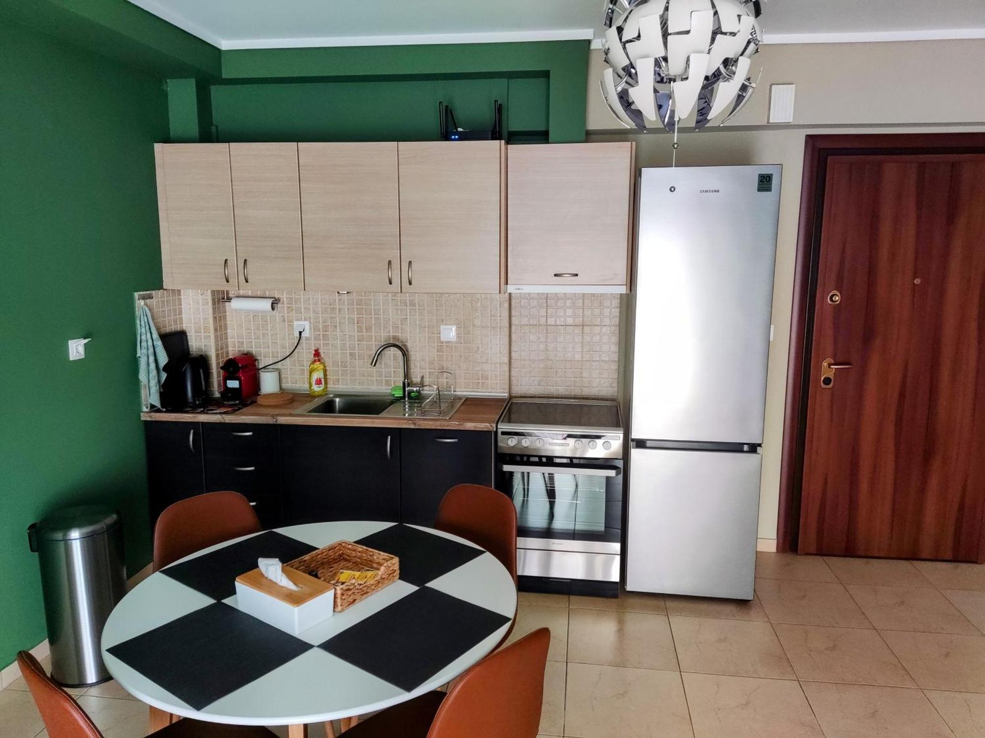 Daire Cozy Apt! Friends & Family - Private Paid Parking *