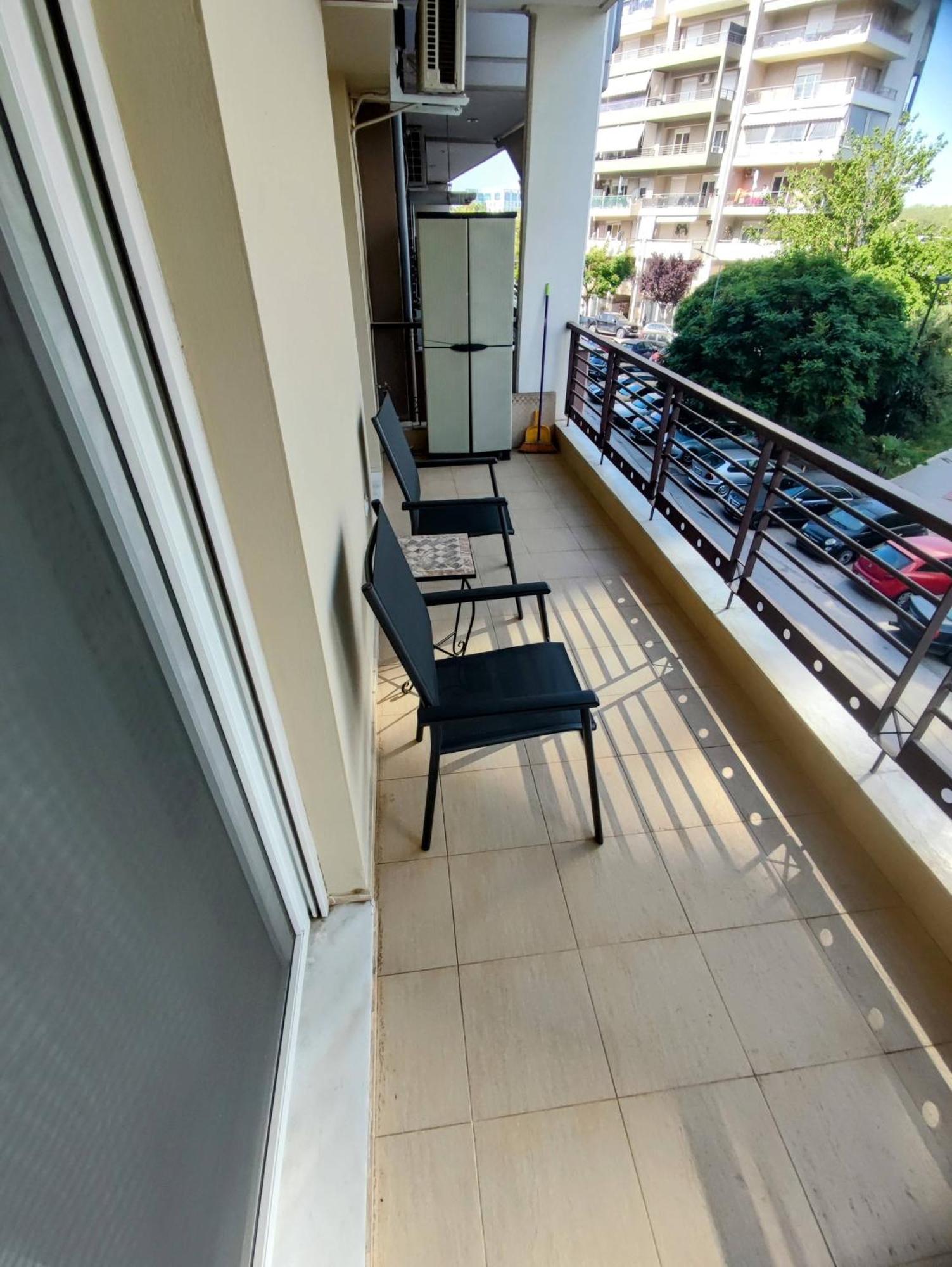 Cozy Apt! Friends & Family - Private Paid Parking Daire