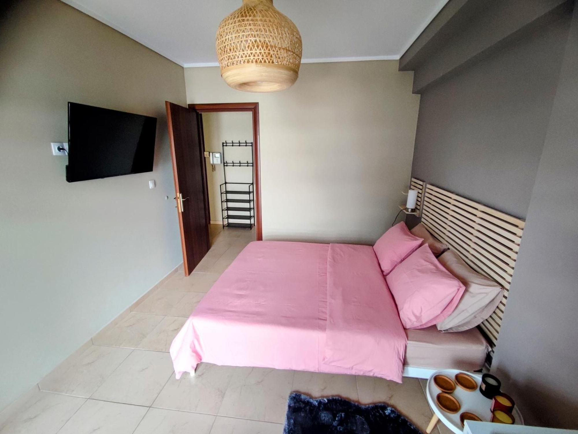 Daire Cozy Apt! Friends & Family - Private Paid Parking Selanik