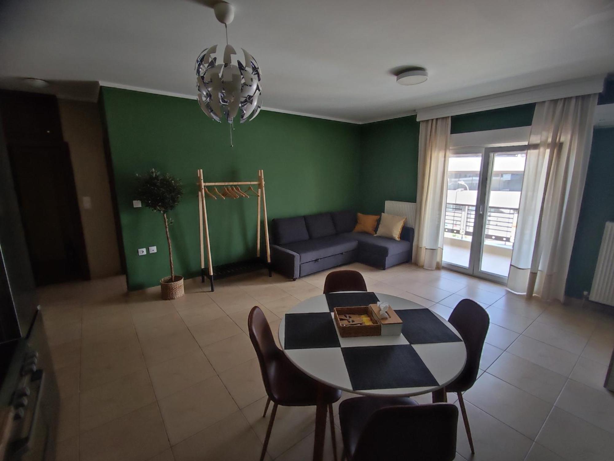 Daire Cozy Apt! Friends & Family - Private Paid Parking Selanik